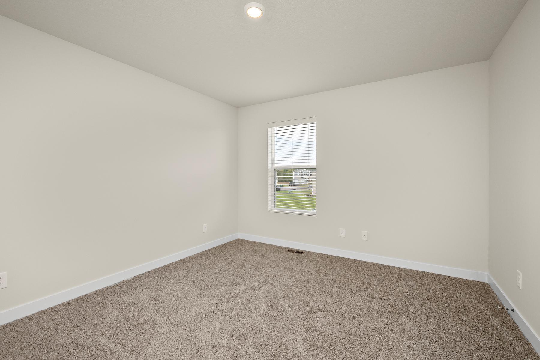 604 Redwood Loop N Property Photo 15