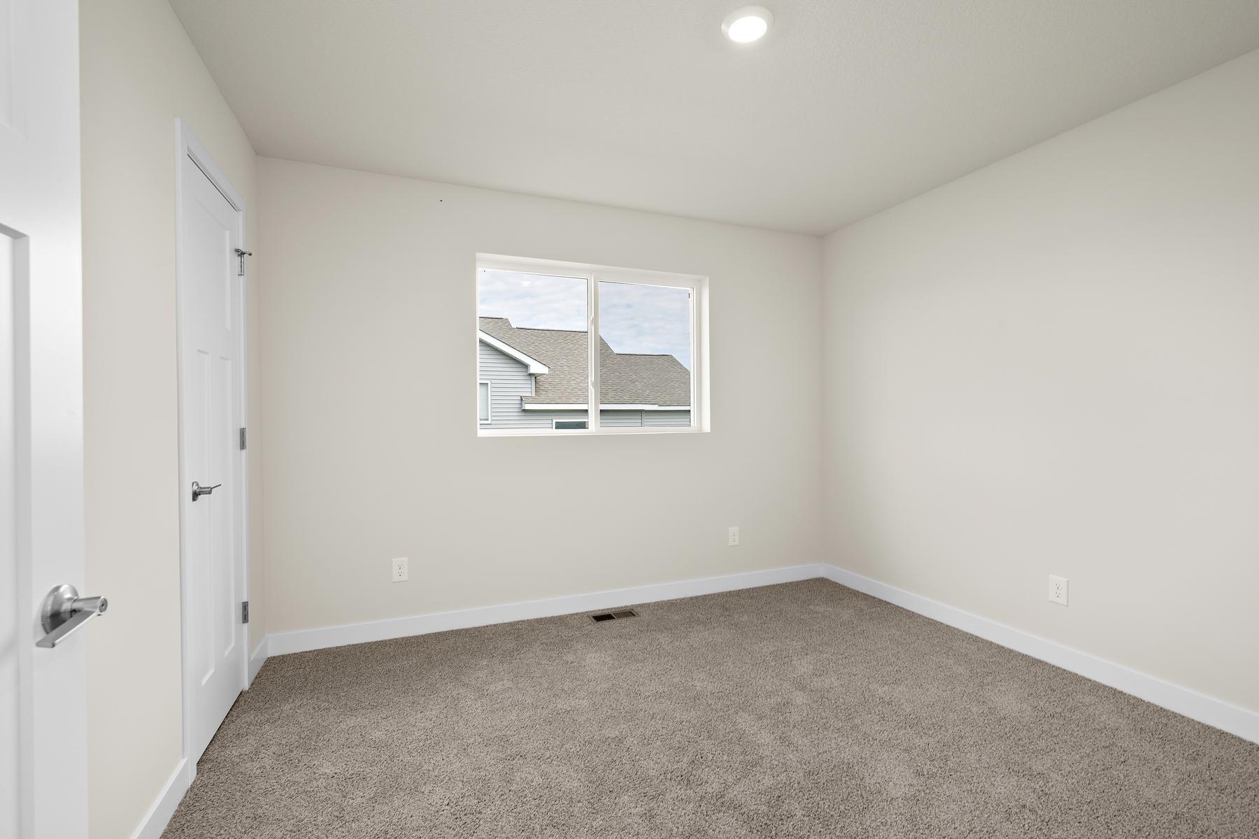 604 Redwood Loop N Property Photo 16