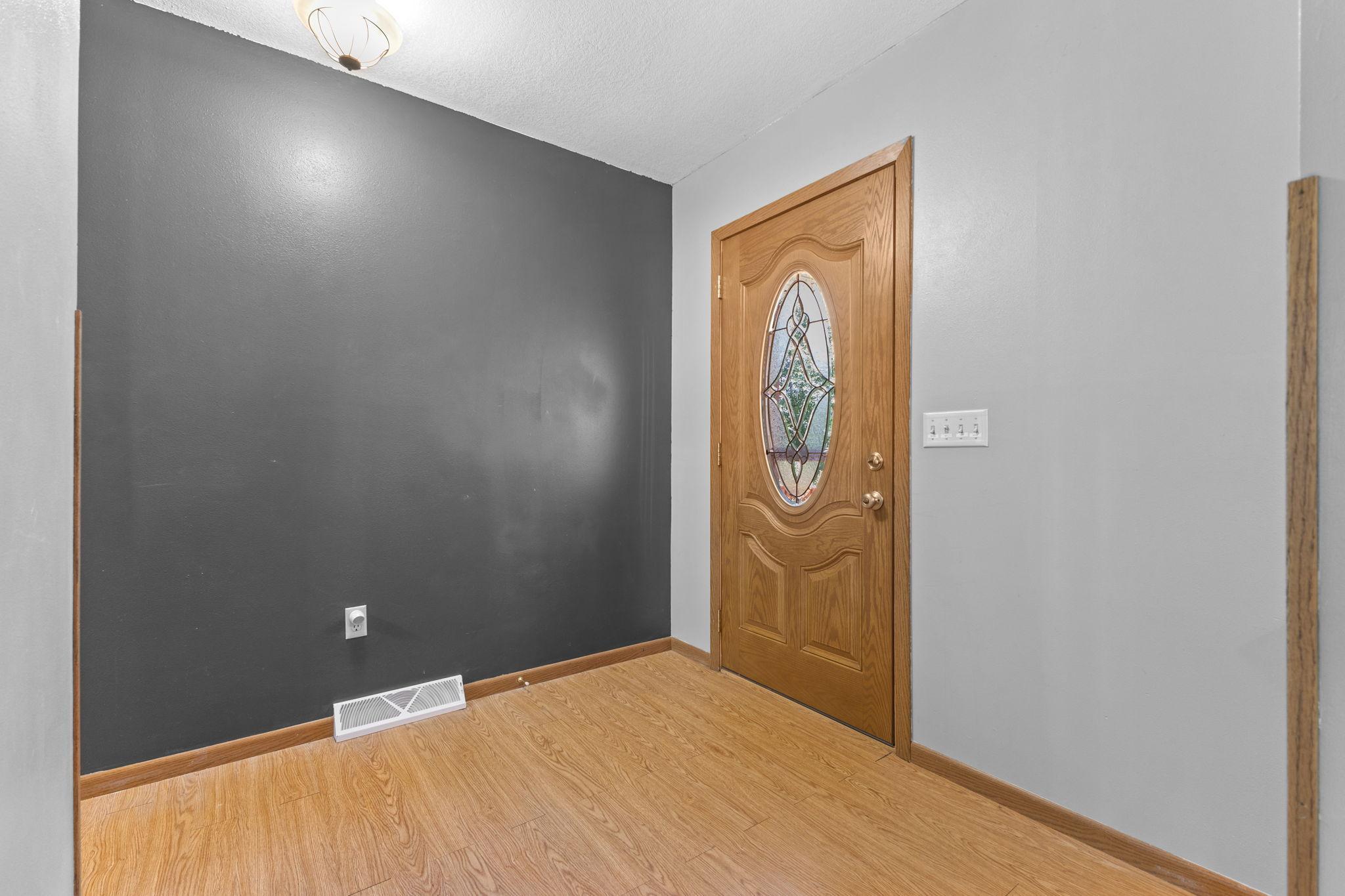 545 Tower Road Property Photo 4