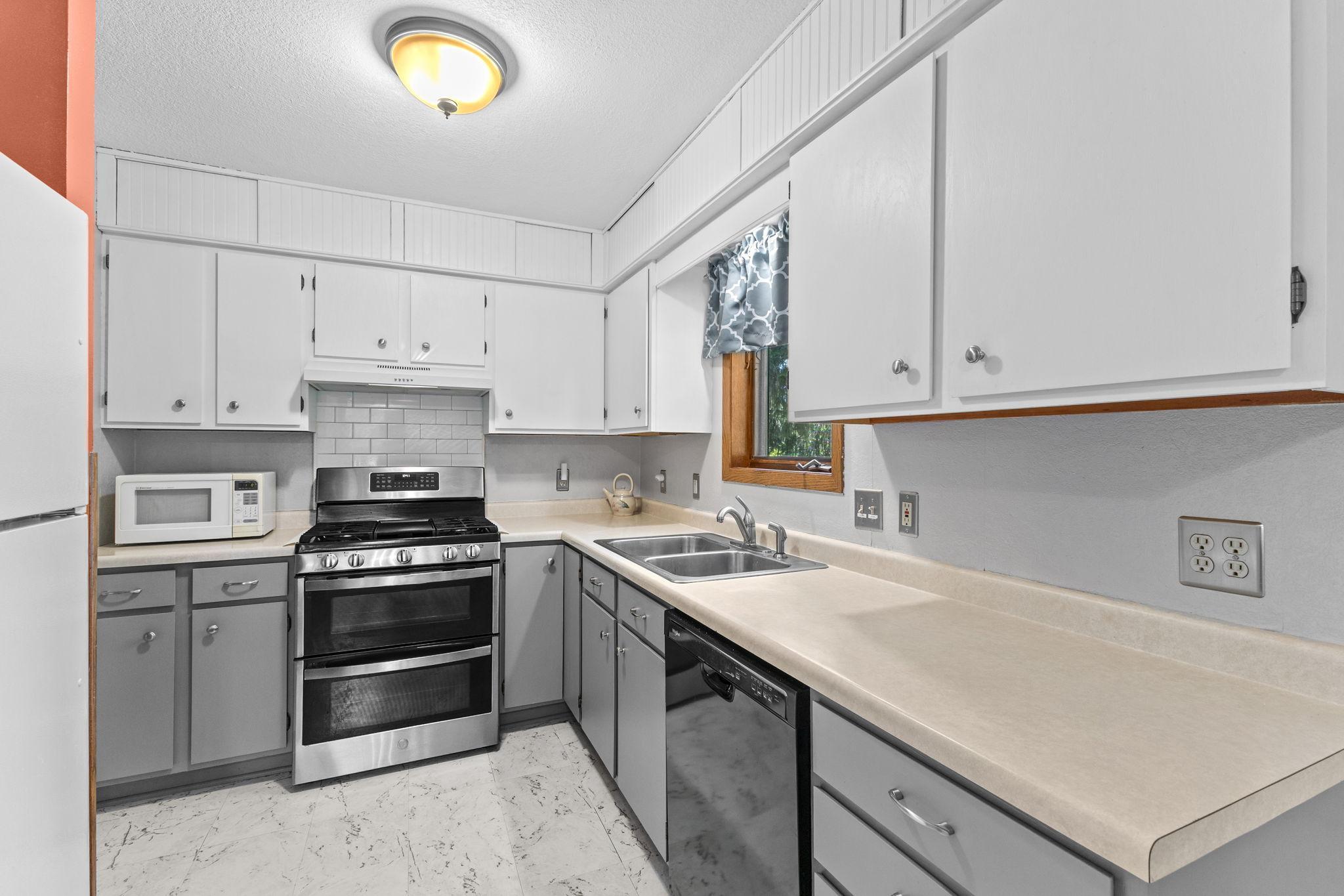 545 Tower Road Property Photo 12