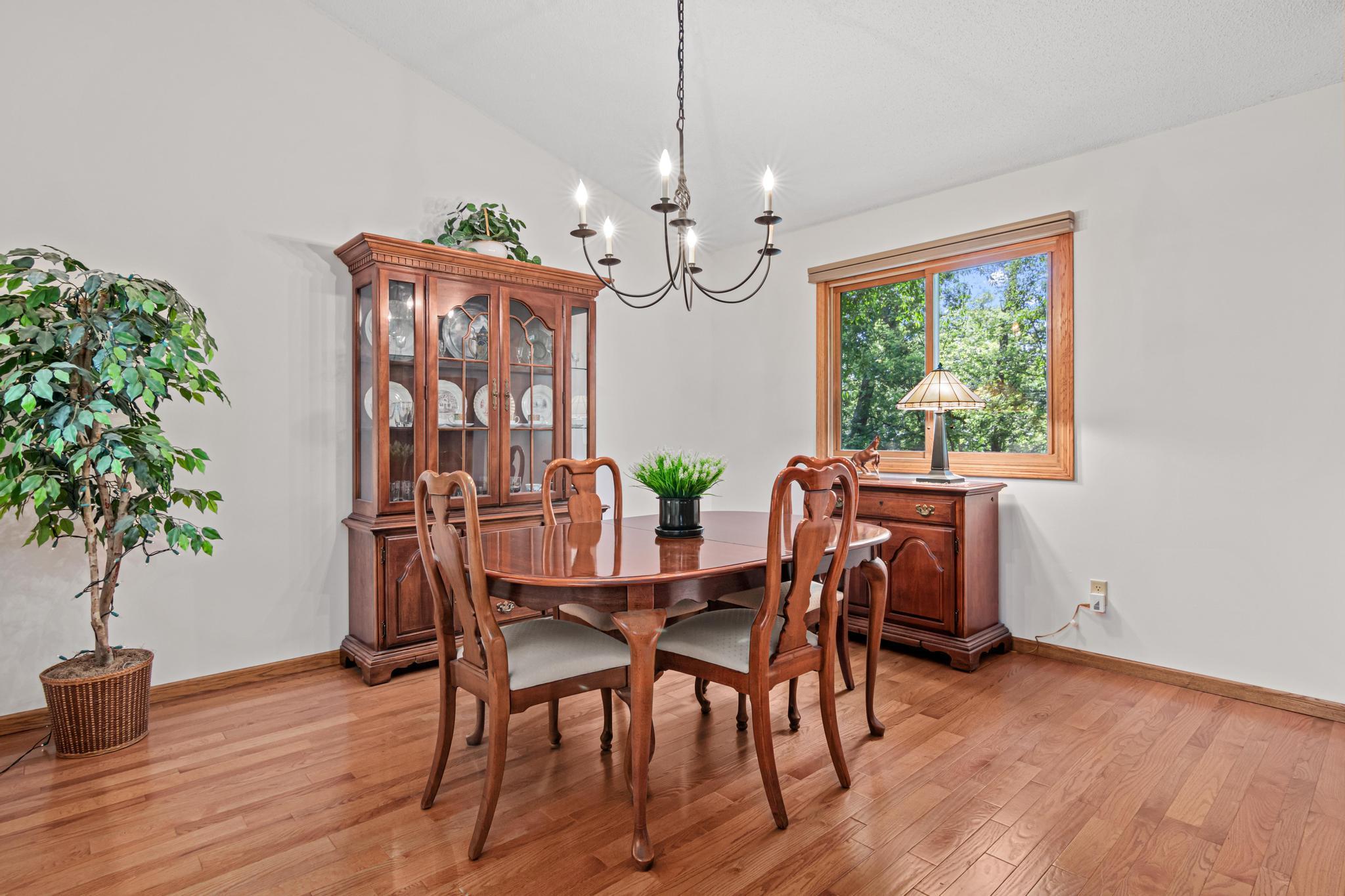 18258 Cascade Drive Property Photo 9