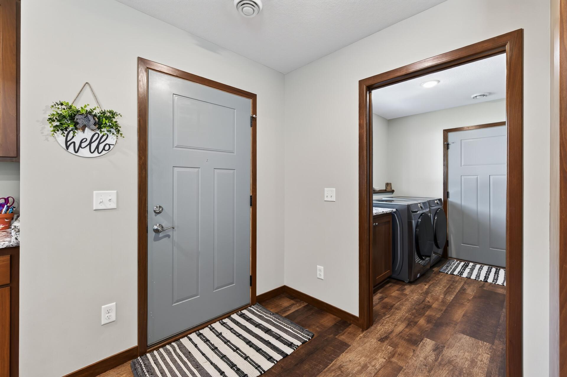 11731 Kings Lane Se Property Photo 3