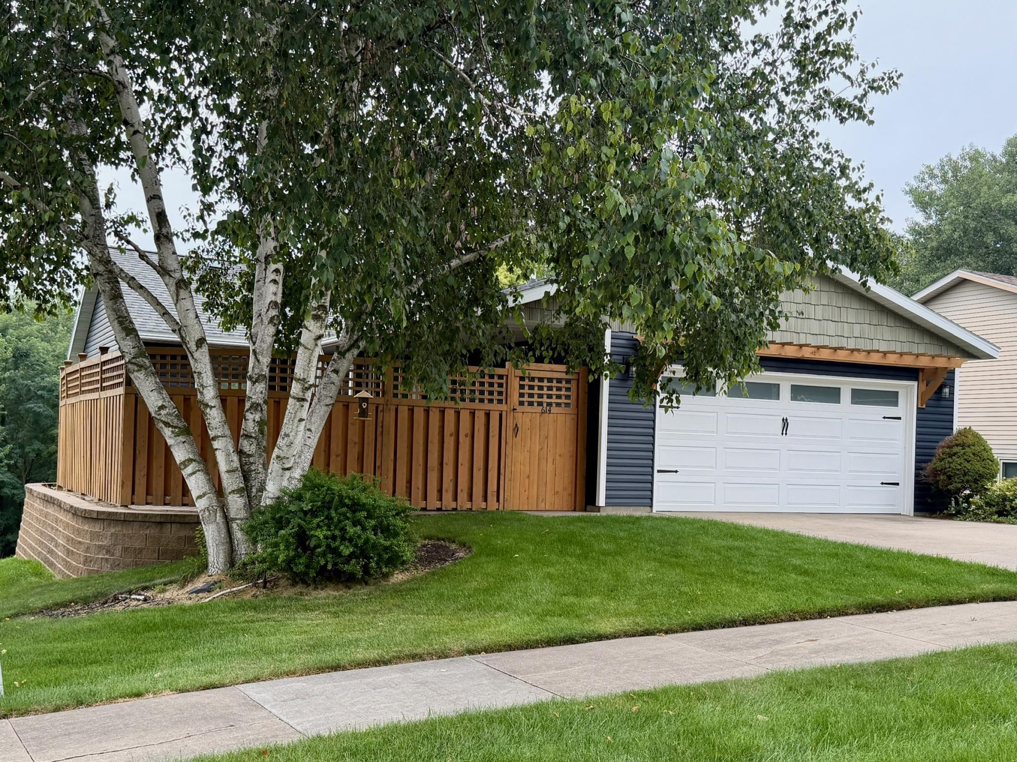 614 37th Street Sw Property Photo 1