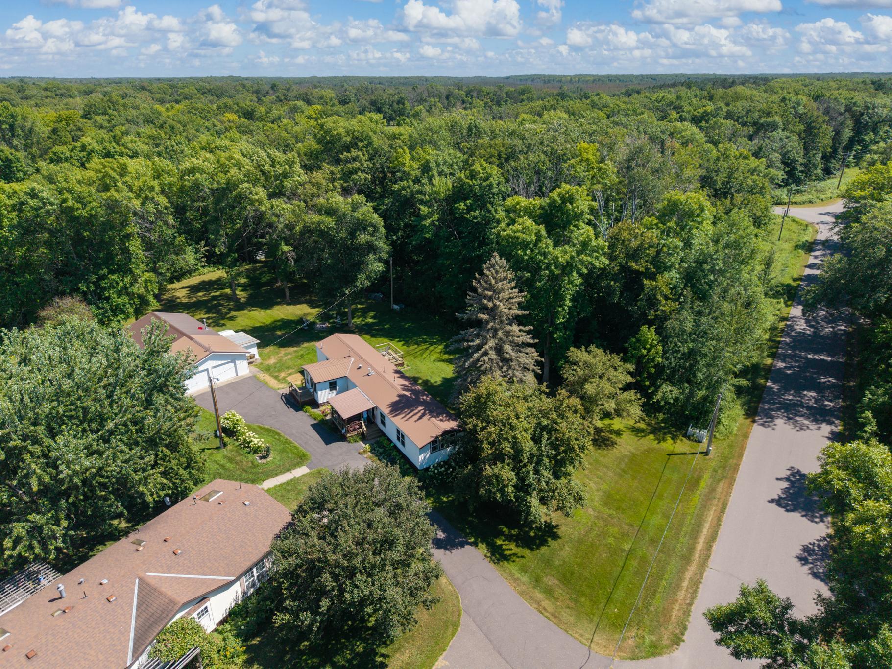 910 Lake Shore Boulevard Property Photo 3