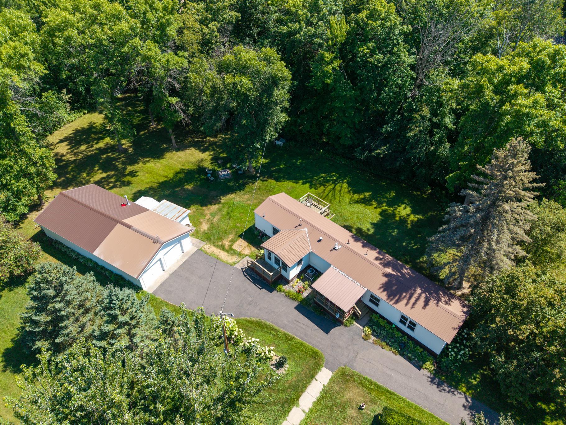 910 Lake Shore Boulevard Property Photo 4