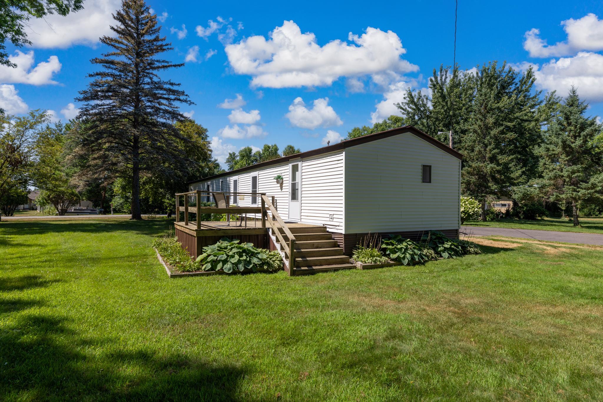 910 Lake Shore Boulevard Property Photo 6