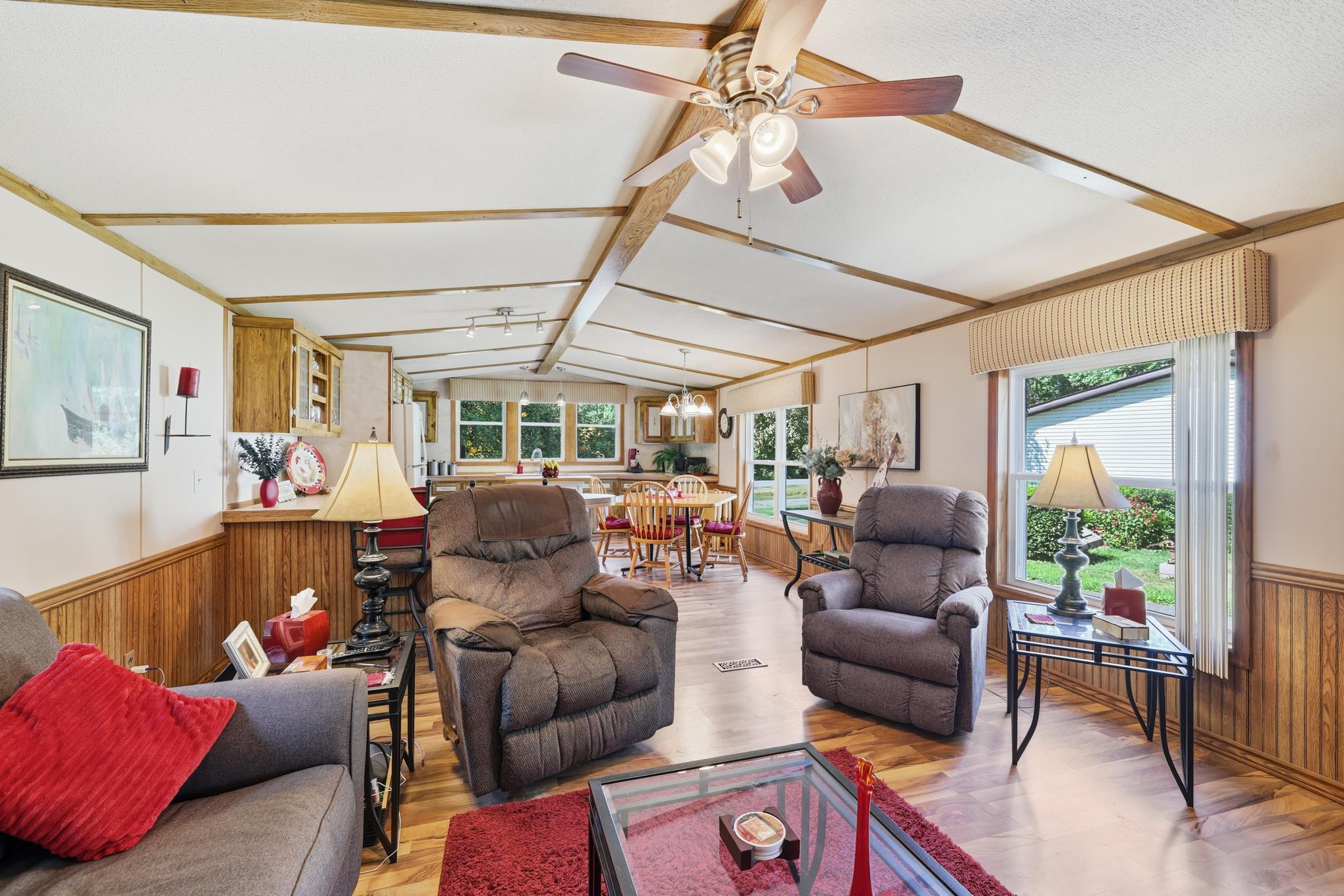 910 Lake Shore Boulevard Property Photo 11