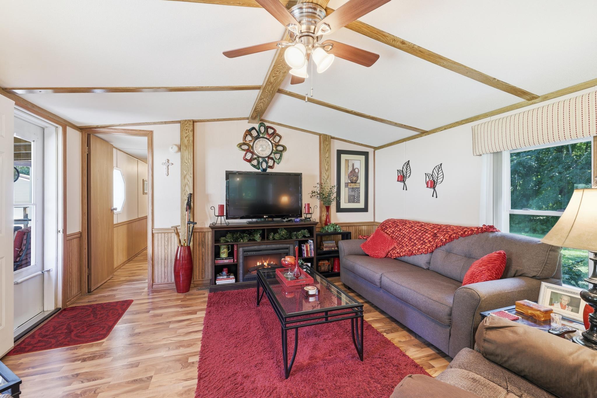 910 Lake Shore Boulevard Property Photo 12