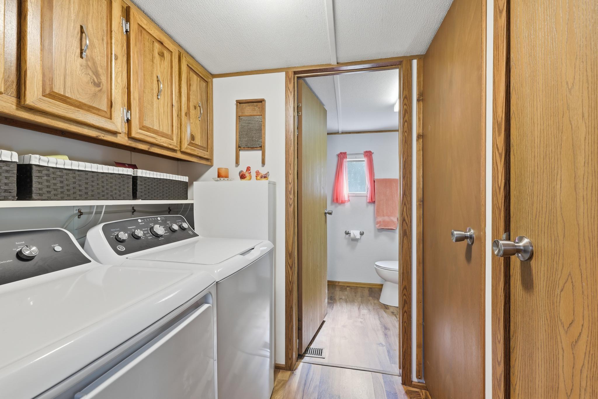 910 Lake Shore Boulevard Property Photo 19