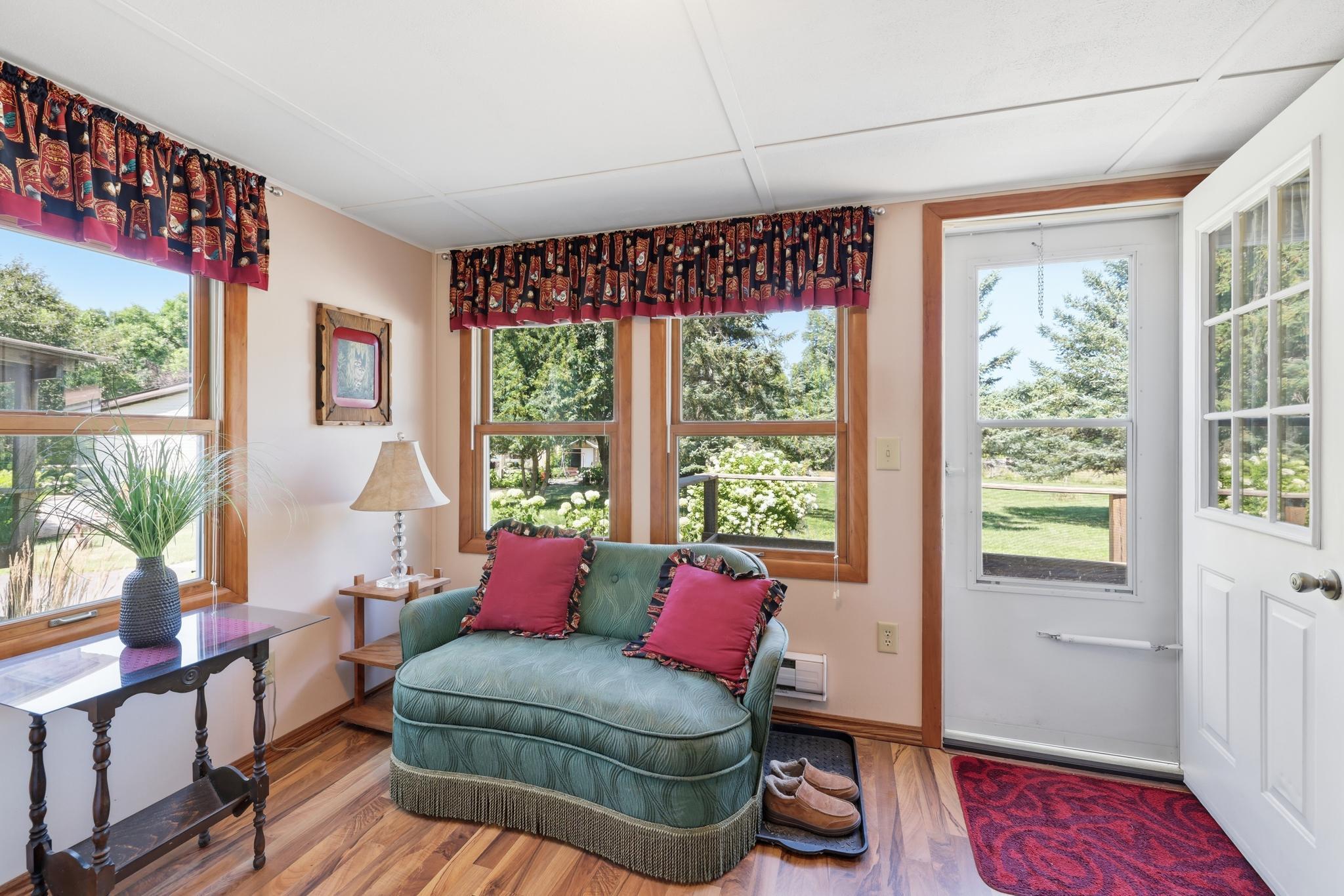 910 Lake Shore Boulevard Property Photo 23