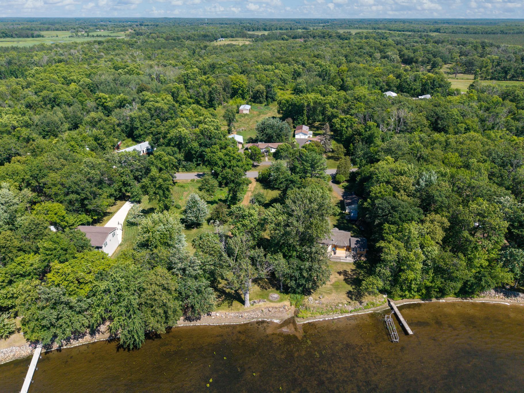 910 Lake Shore Boulevard Property Photo 40