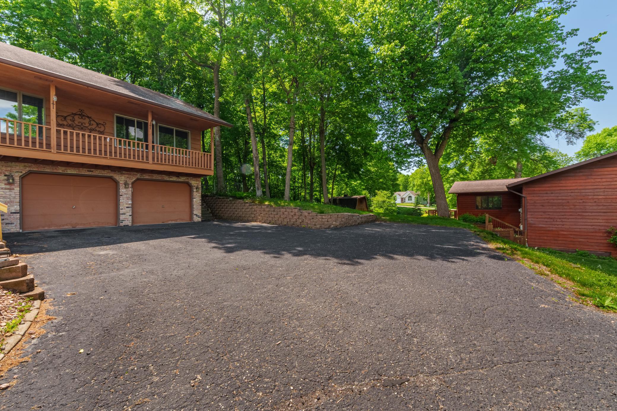 487 Shorewood Drive Property Photo 4