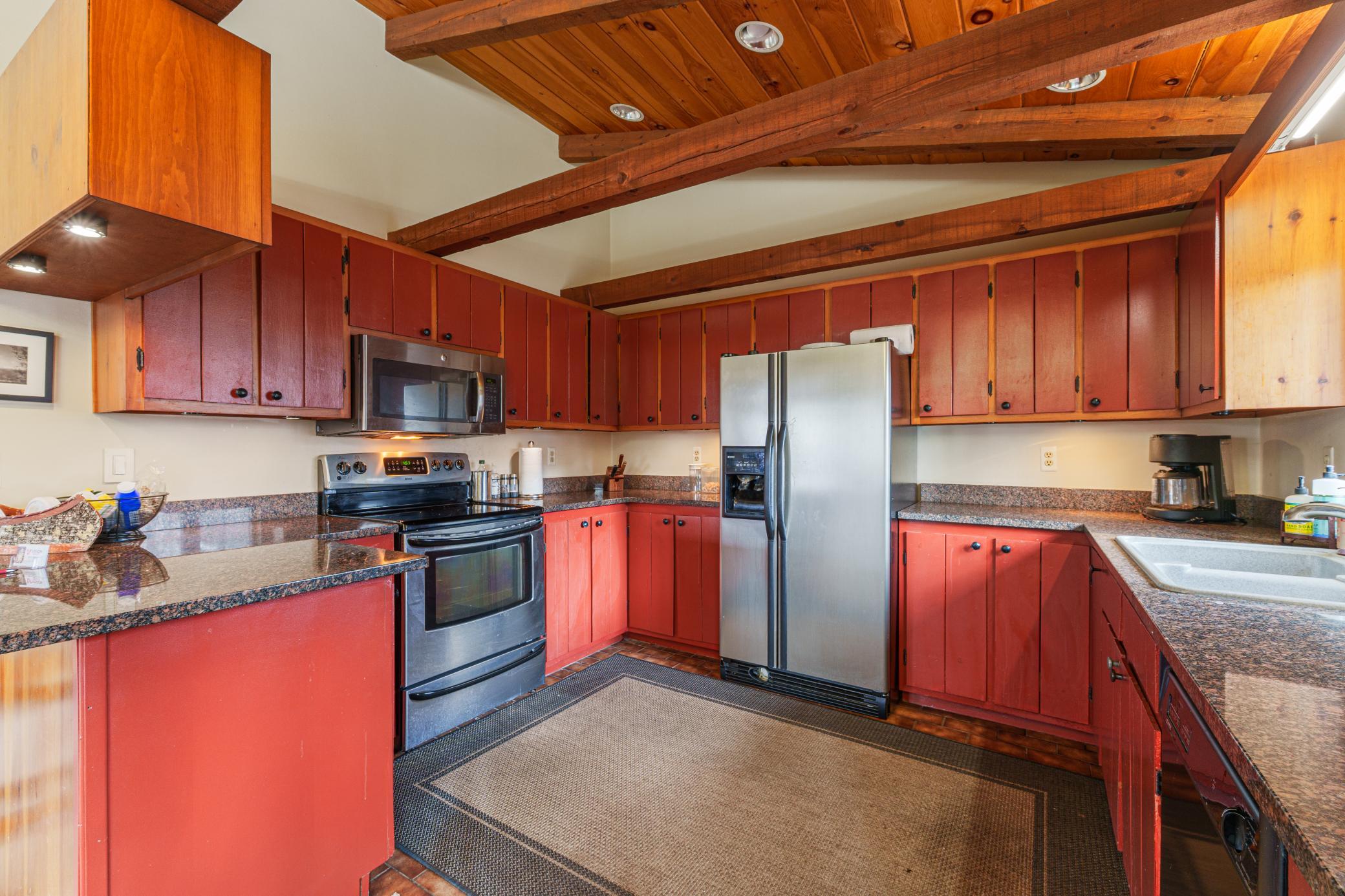 487 Shorewood Drive Property Photo 9