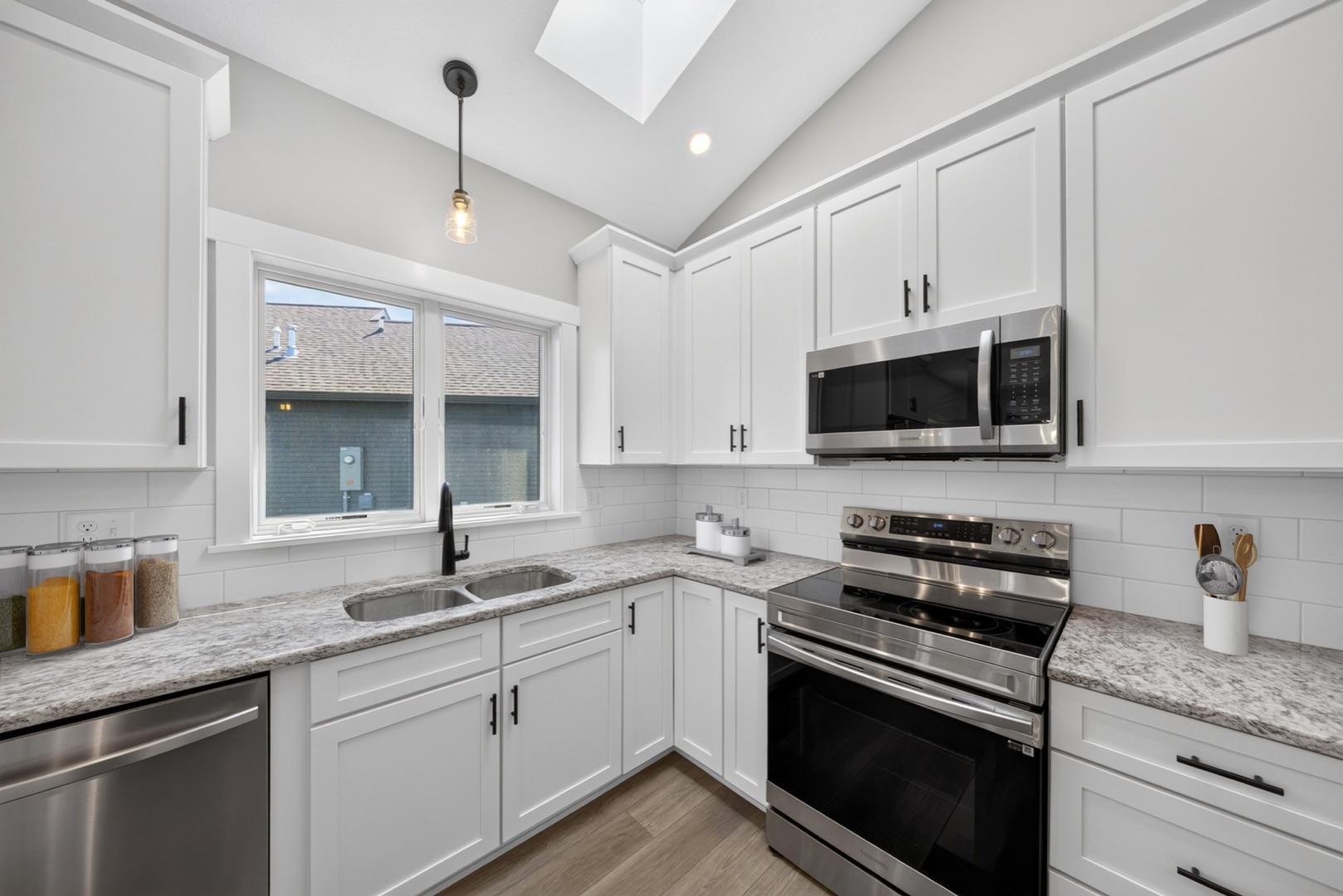 885 Picadilly Lane Nw Property Photo 17