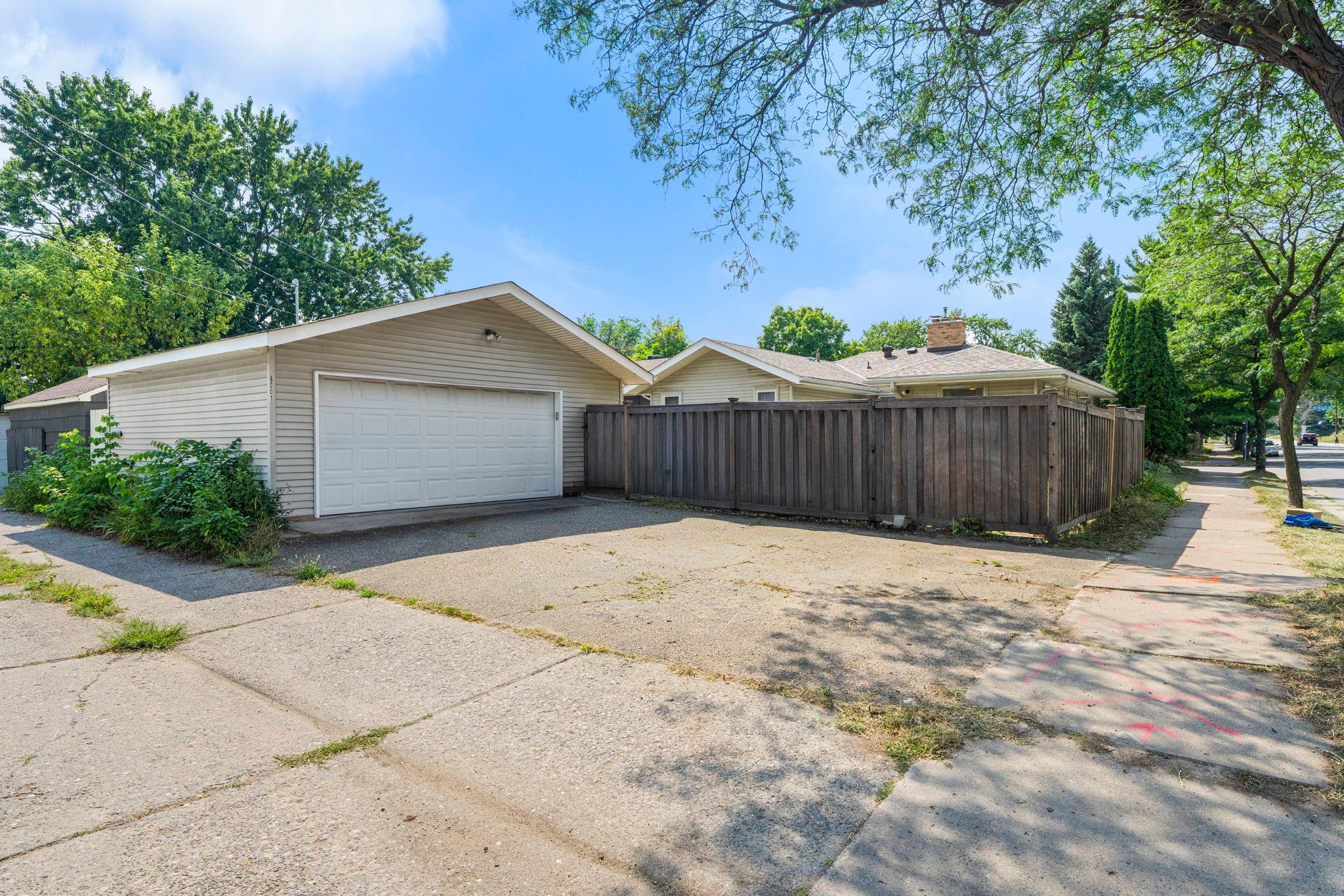 6001 Washburn Avenue S Property Photo 52