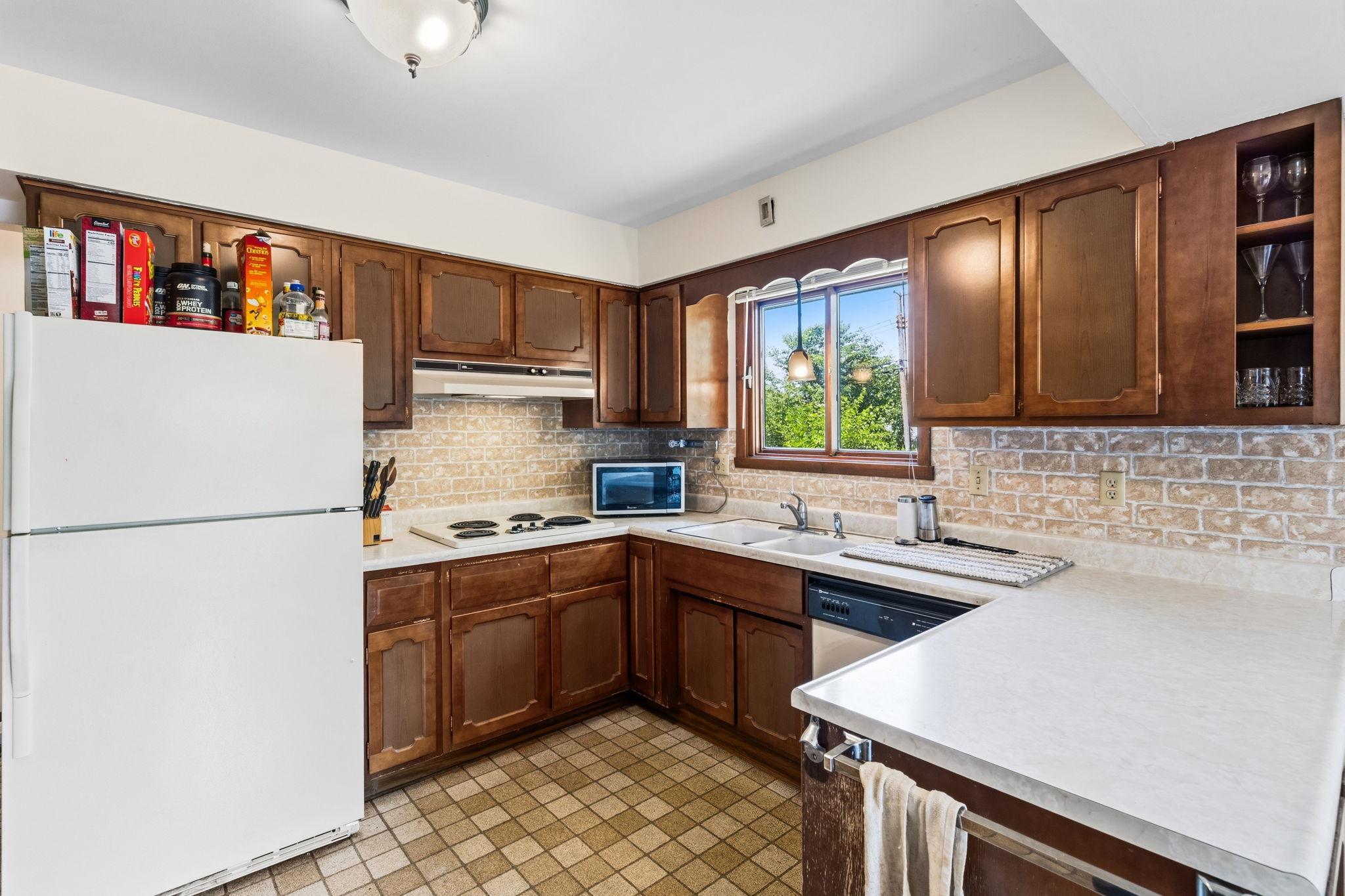 2245 Beam Avenue Property Photo 22