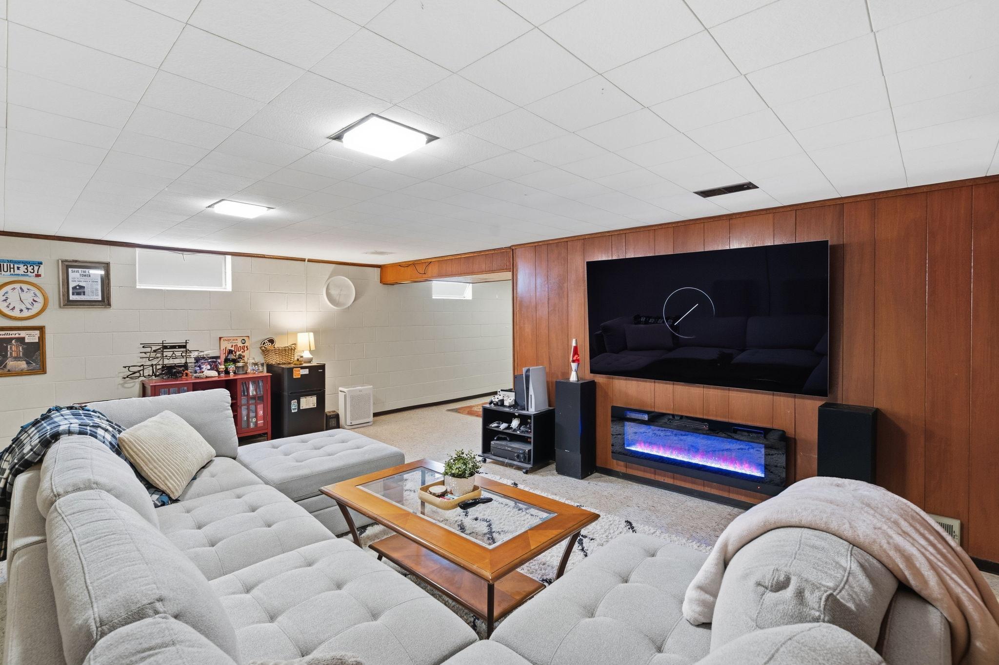 2245 Beam Avenue Property Photo 36