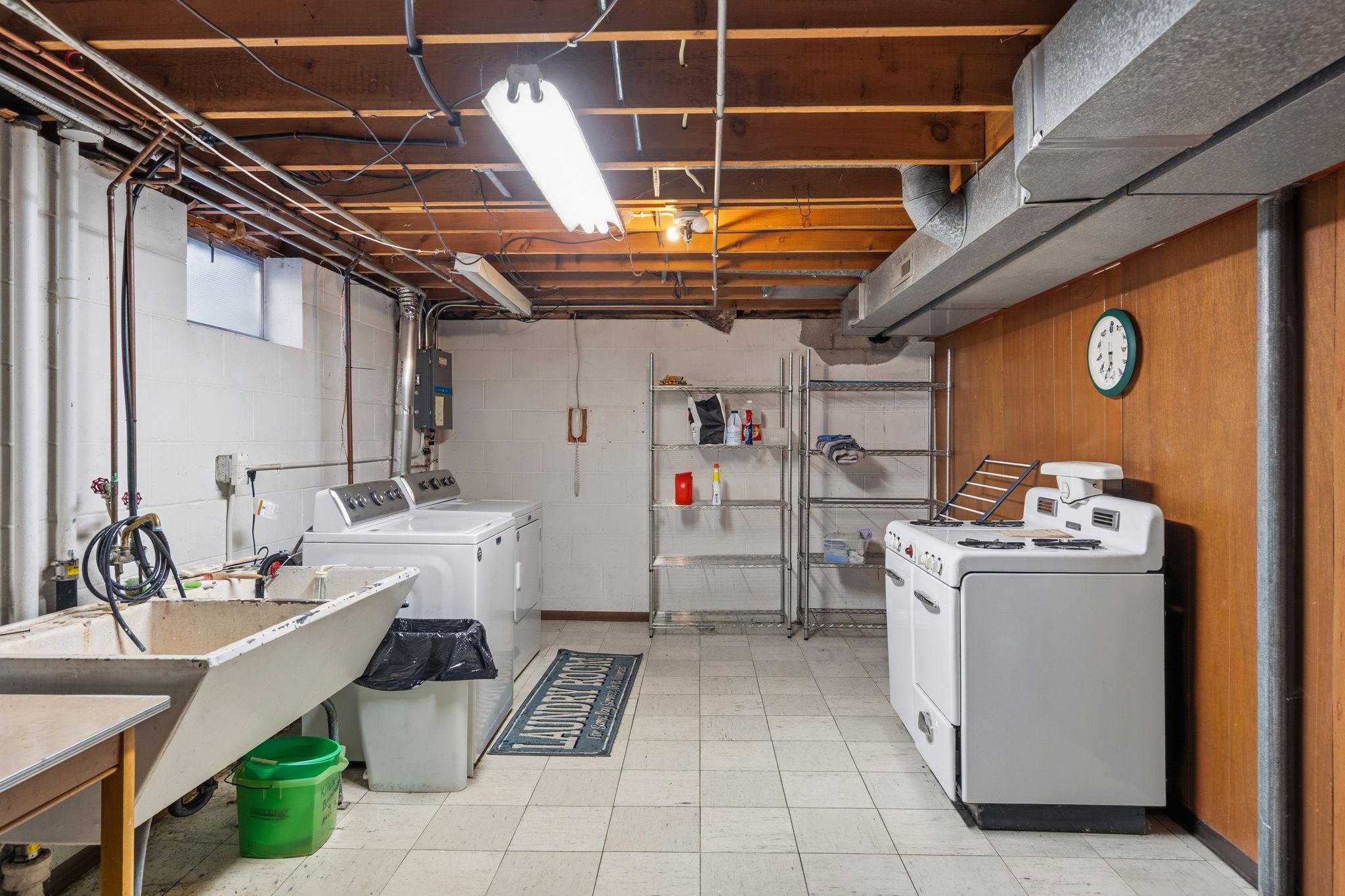 2245 Beam Avenue Property Photo 40