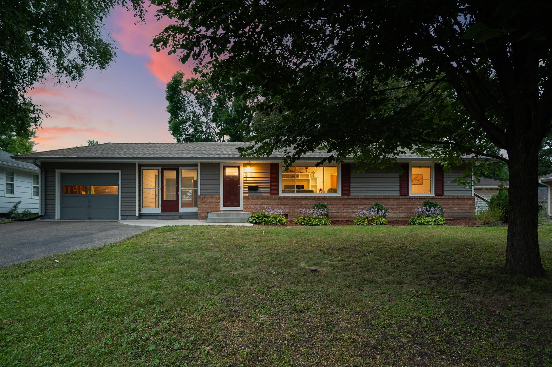 6917 39th Avenue N Property Photo 1
