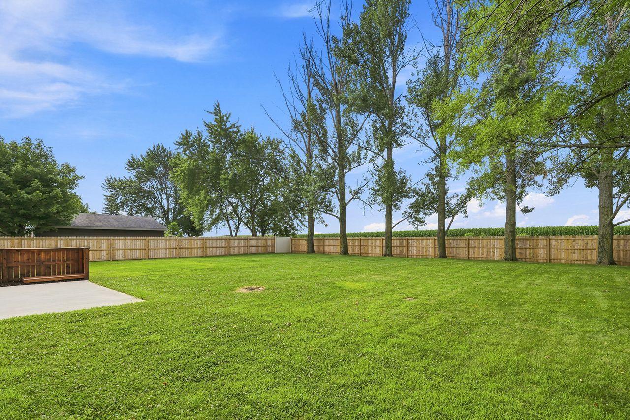 916 Birch Avenue W Property Photo 3