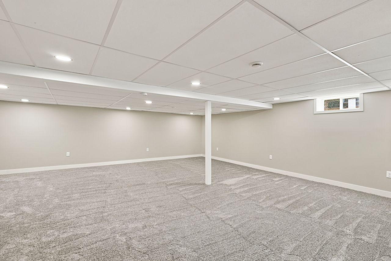 916 Birch Avenue W Property Photo 22