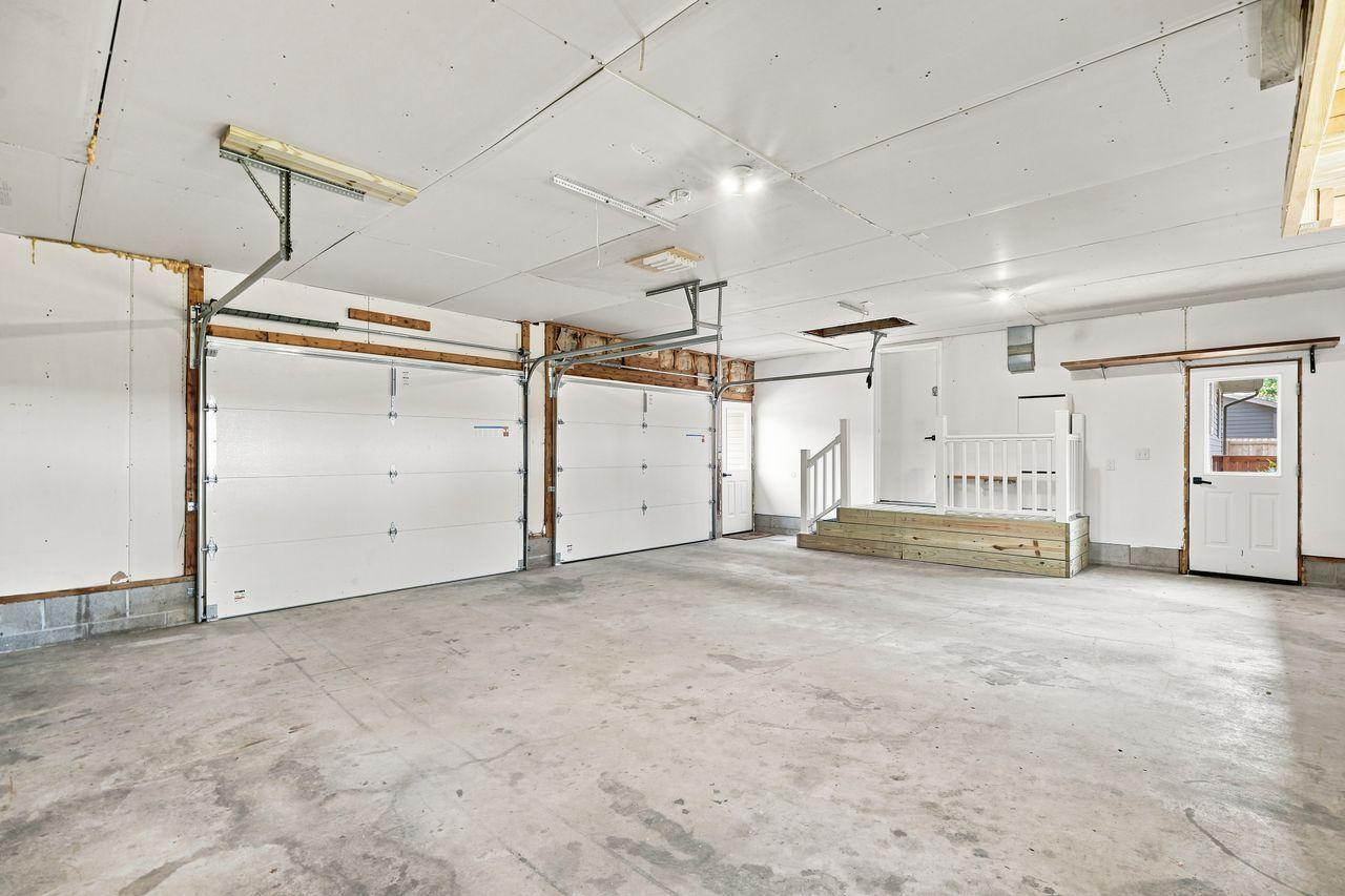 916 Birch Avenue W Property Photo 27