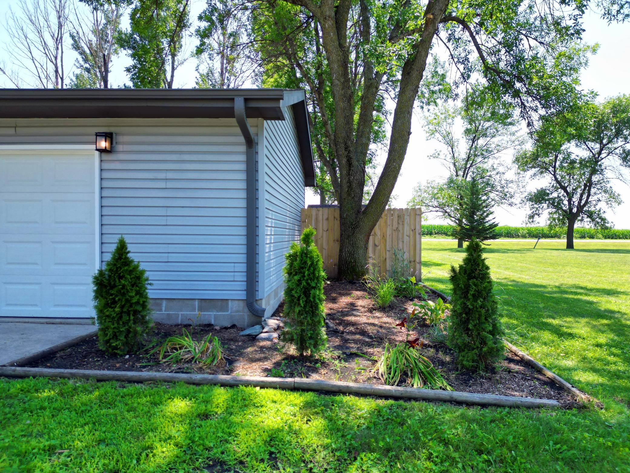 916 Birch Avenue W Property Photo 35