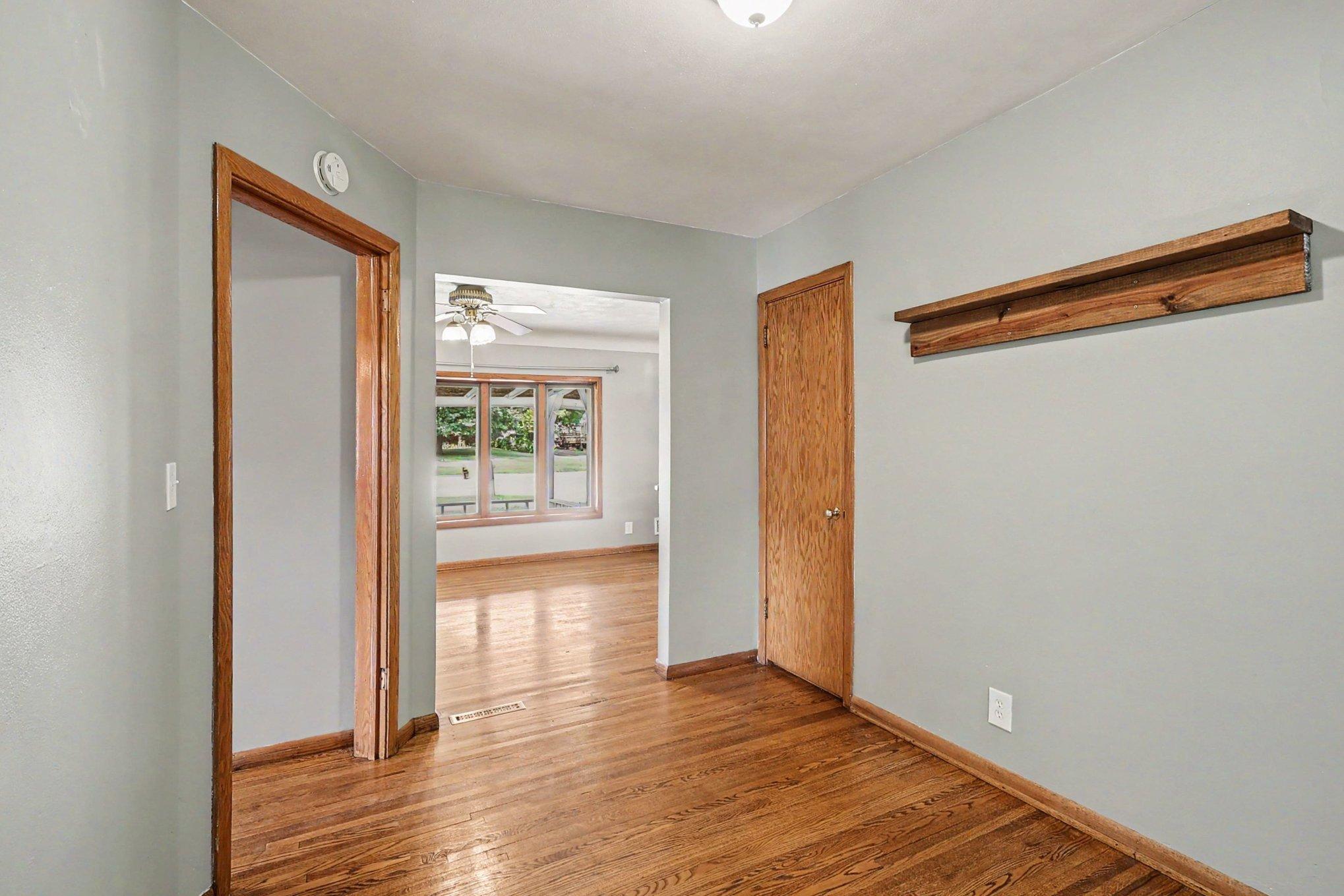 2842 Lexington Avenue S Property Photo 8