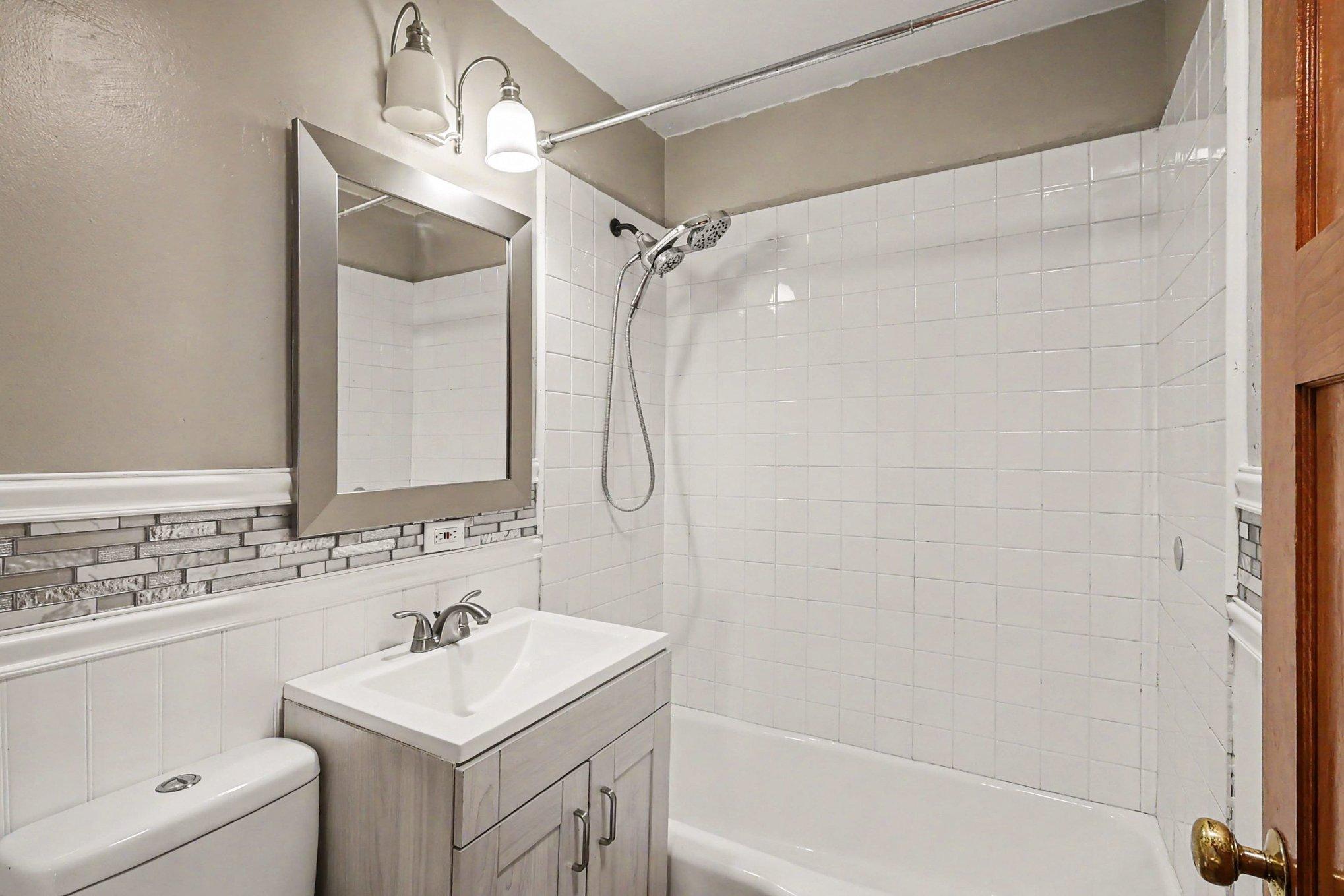 2842 Lexington Avenue S Property Photo 15