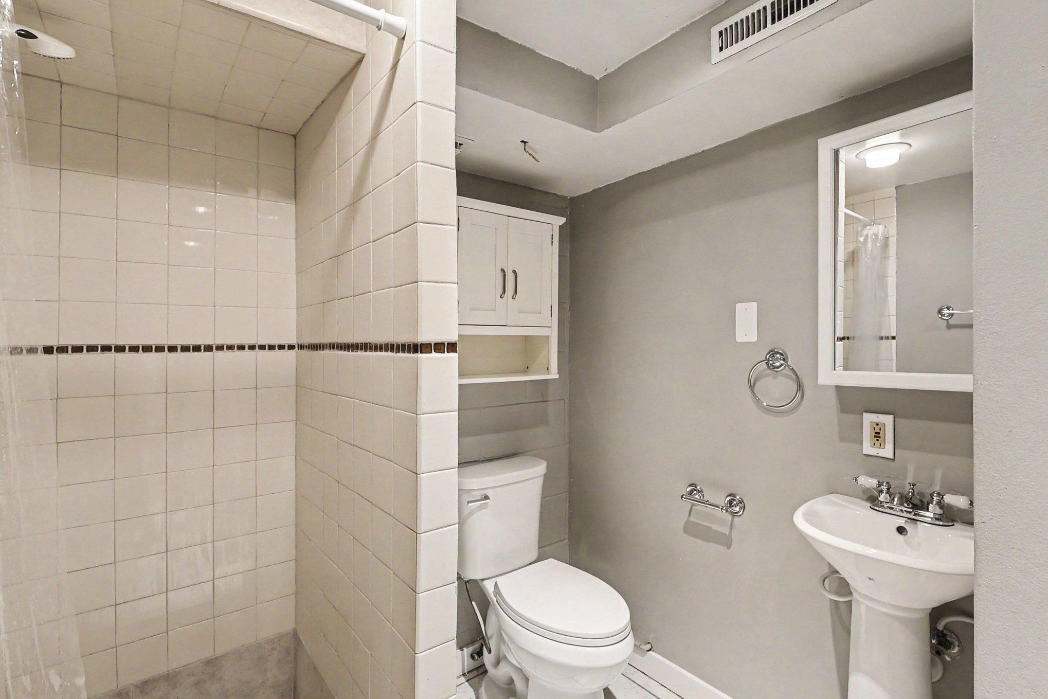 2842 Lexington Avenue S Property Photo 23