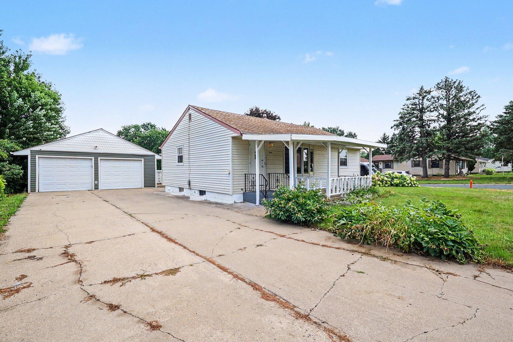 2842 Lexington Avenue S Property Photo 33