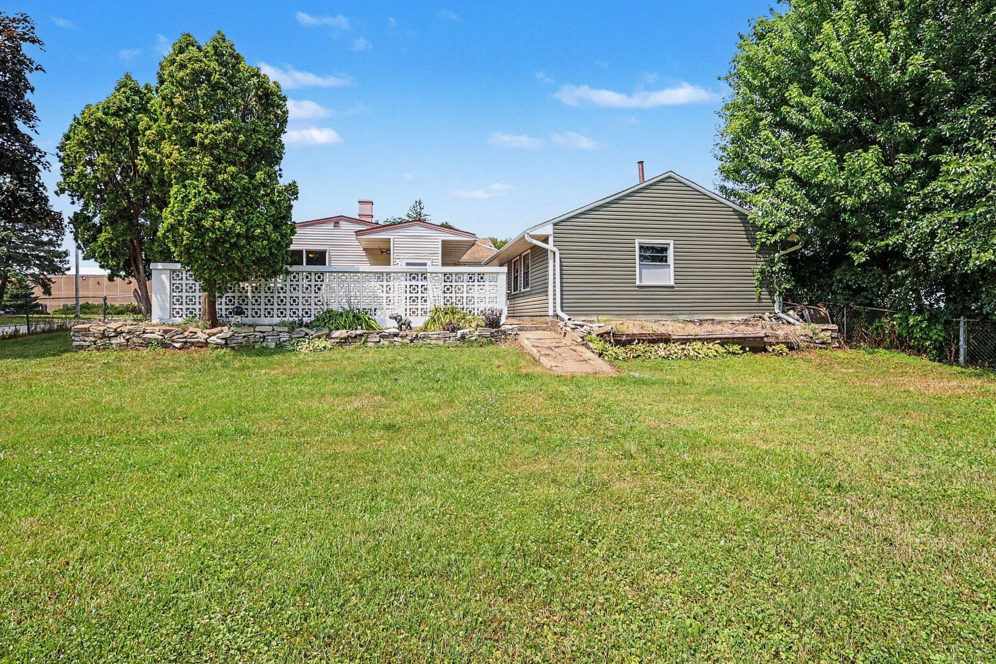2842 Lexington Avenue S Property Photo 34
