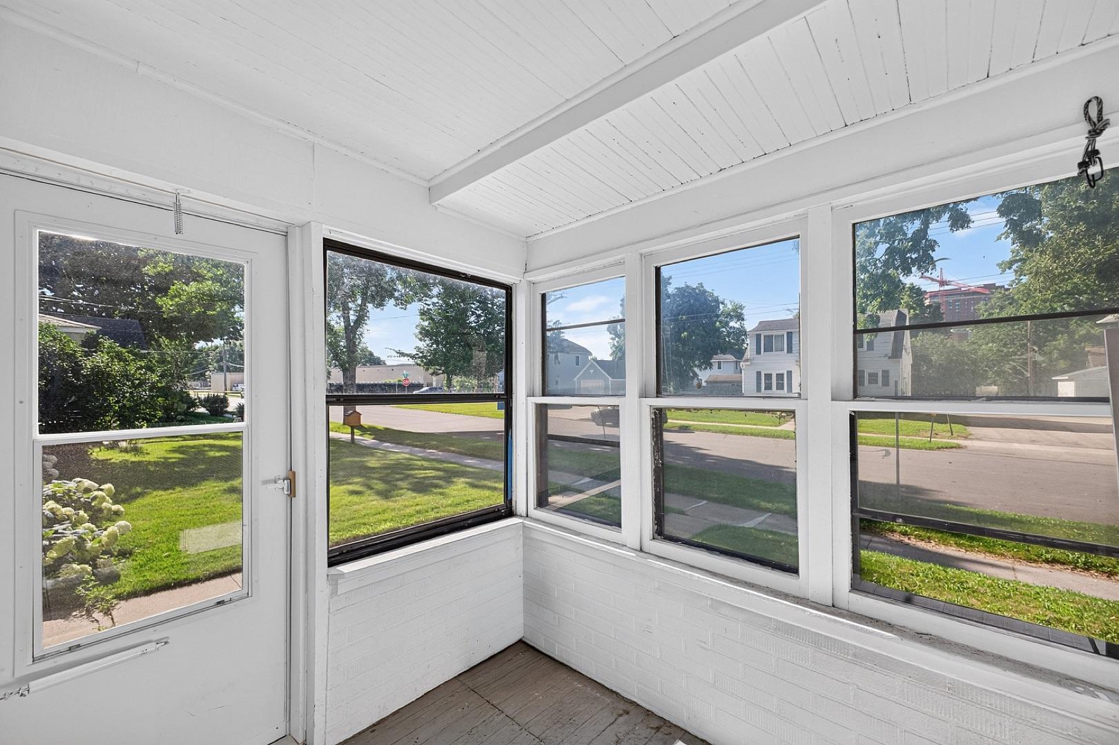 215 6th Street Nw Property Photo 3