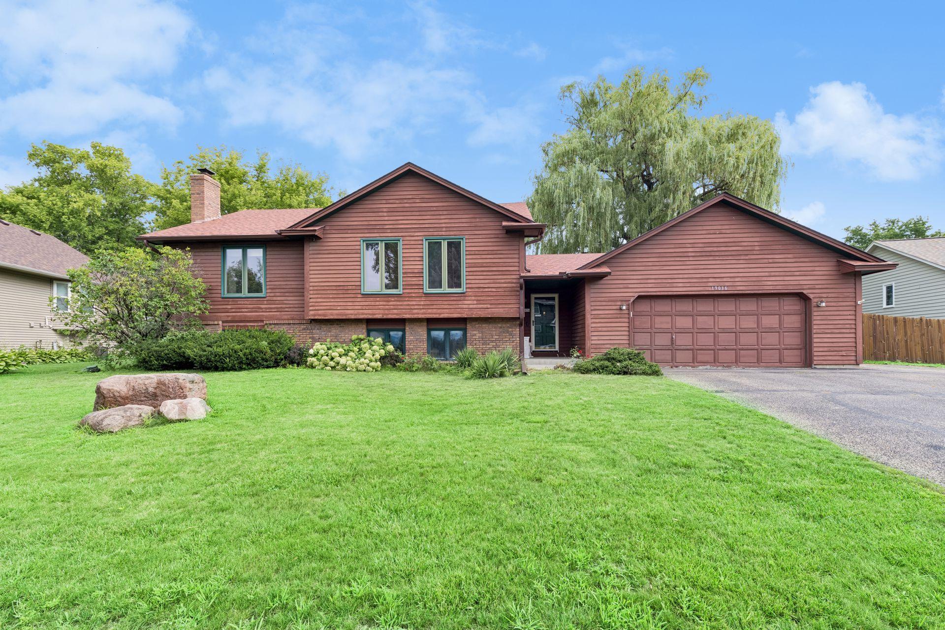 19036 Echo Lane Property Photo 1