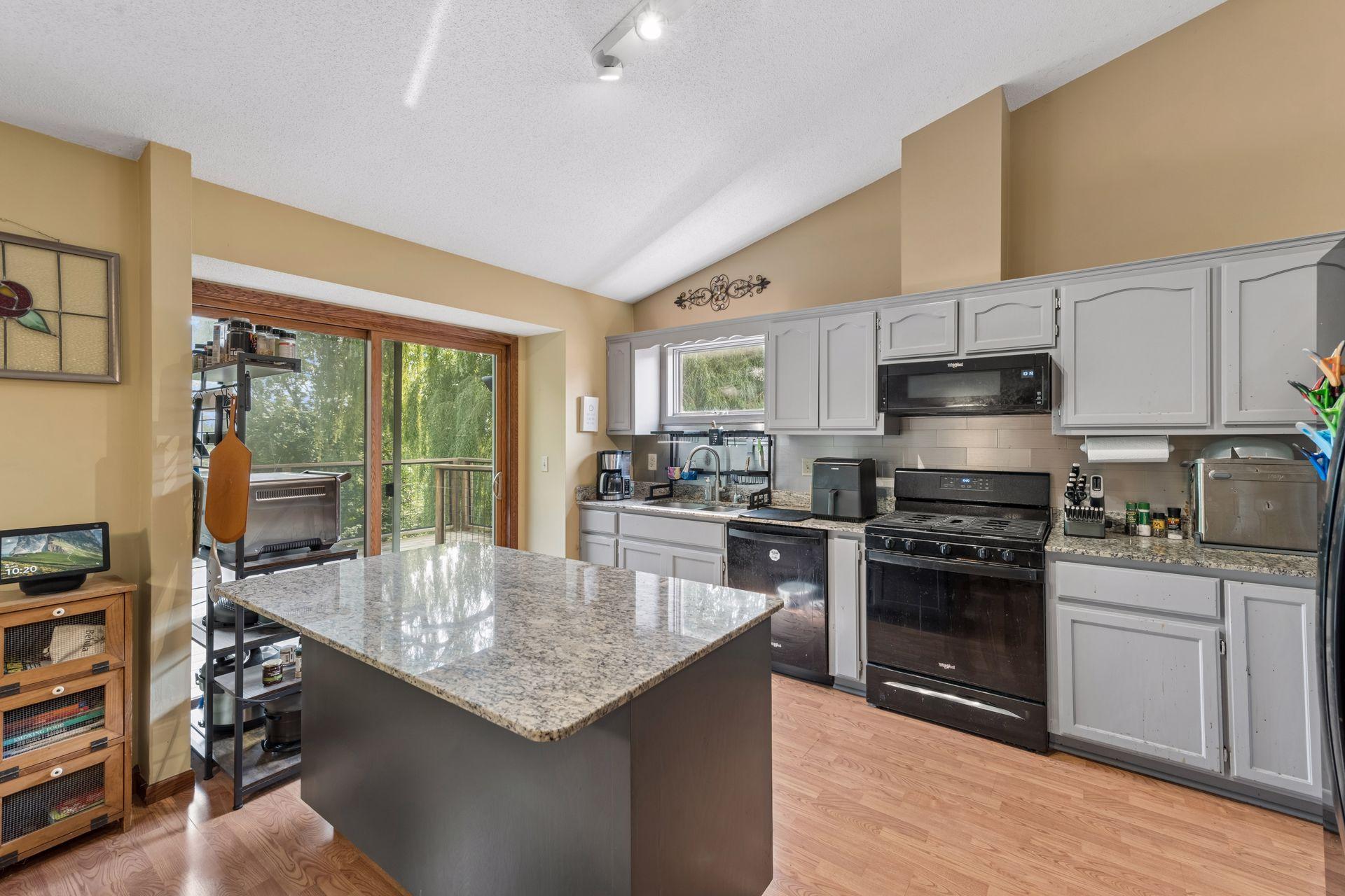 19036 Echo Lane Property Photo 2