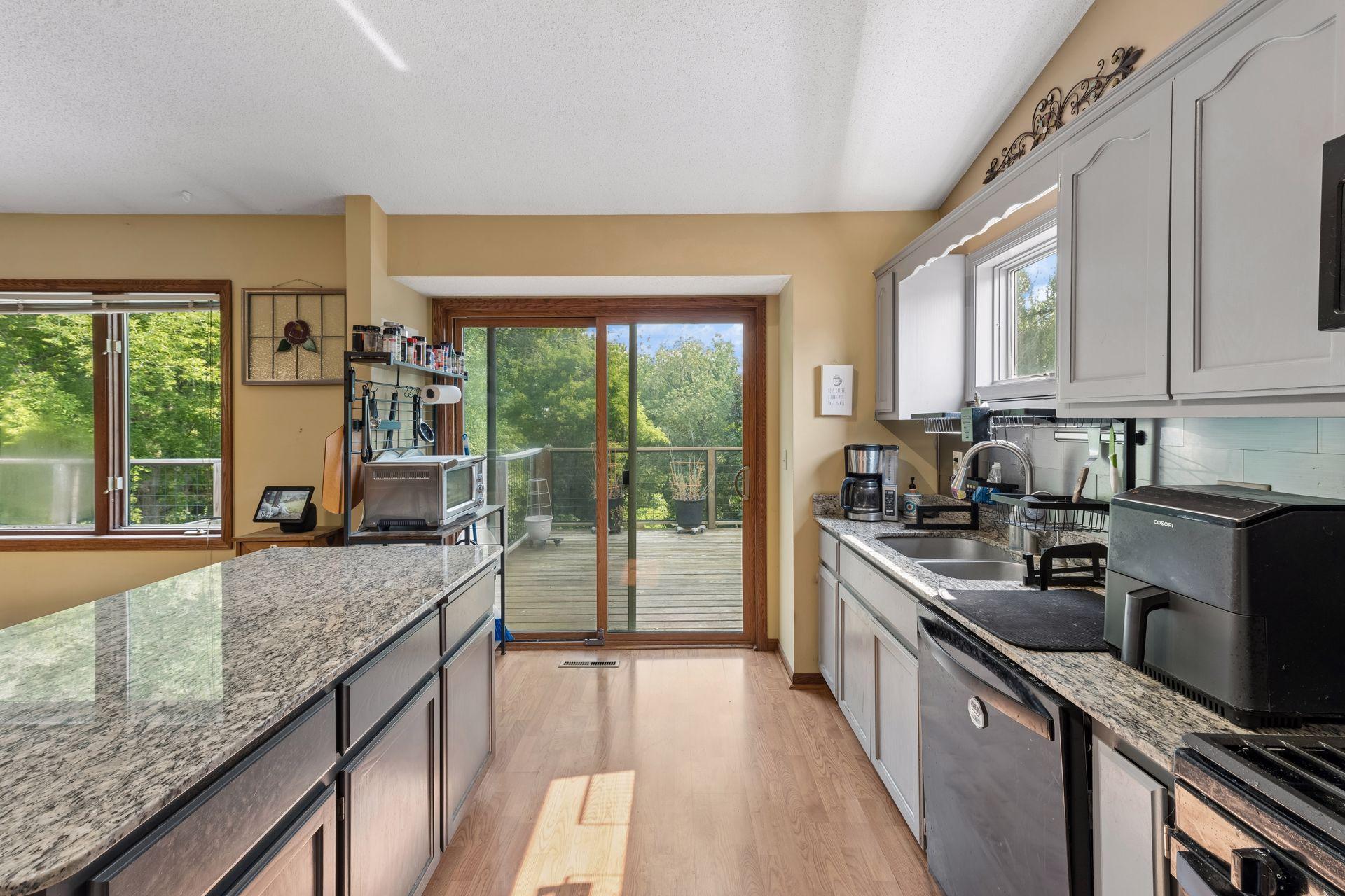 19036 Echo Lane Property Photo 9