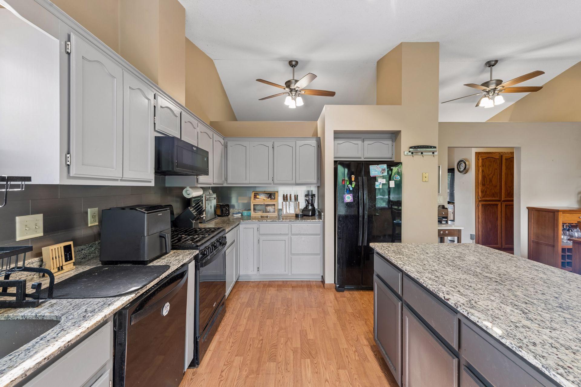 19036 Echo Lane Property Photo 10