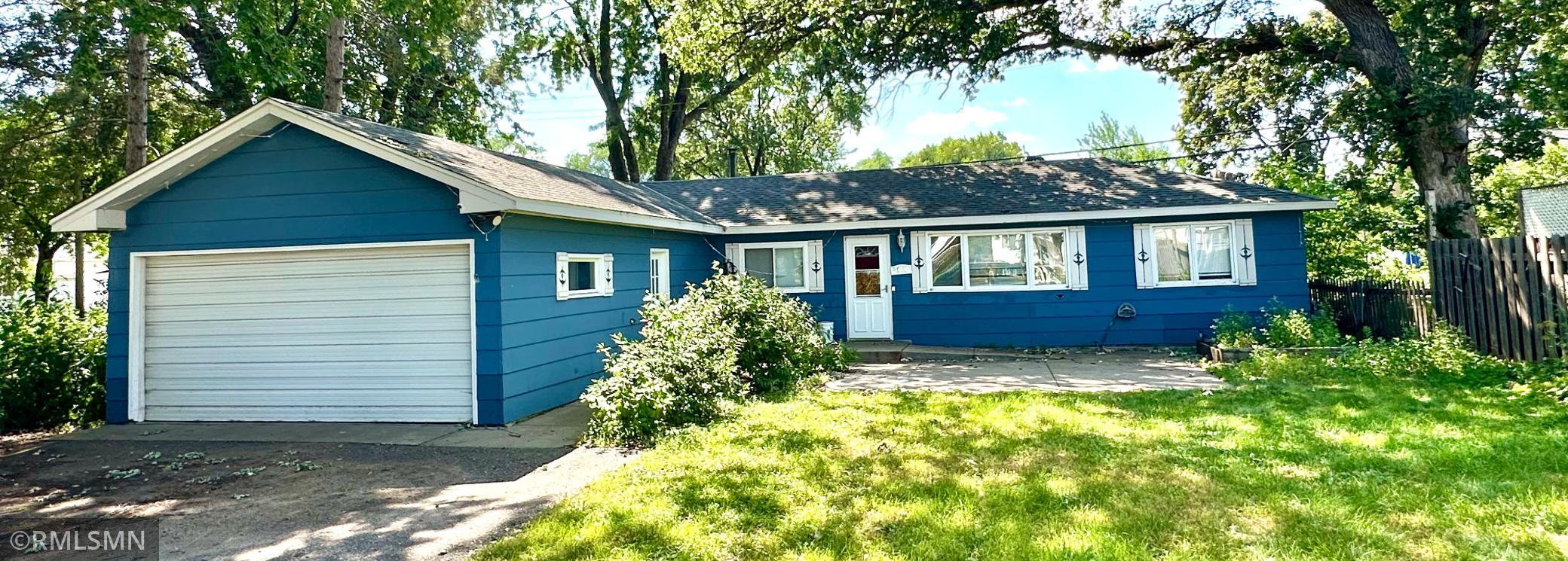 5011 Vera Cruz Avenue N Property Photo 1