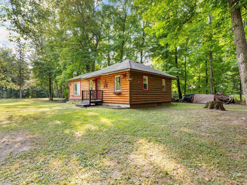 8633 Interlachen Road Property Photo 3