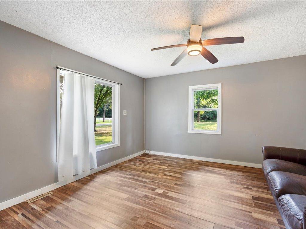 8633 Interlachen Road Property Photo 9