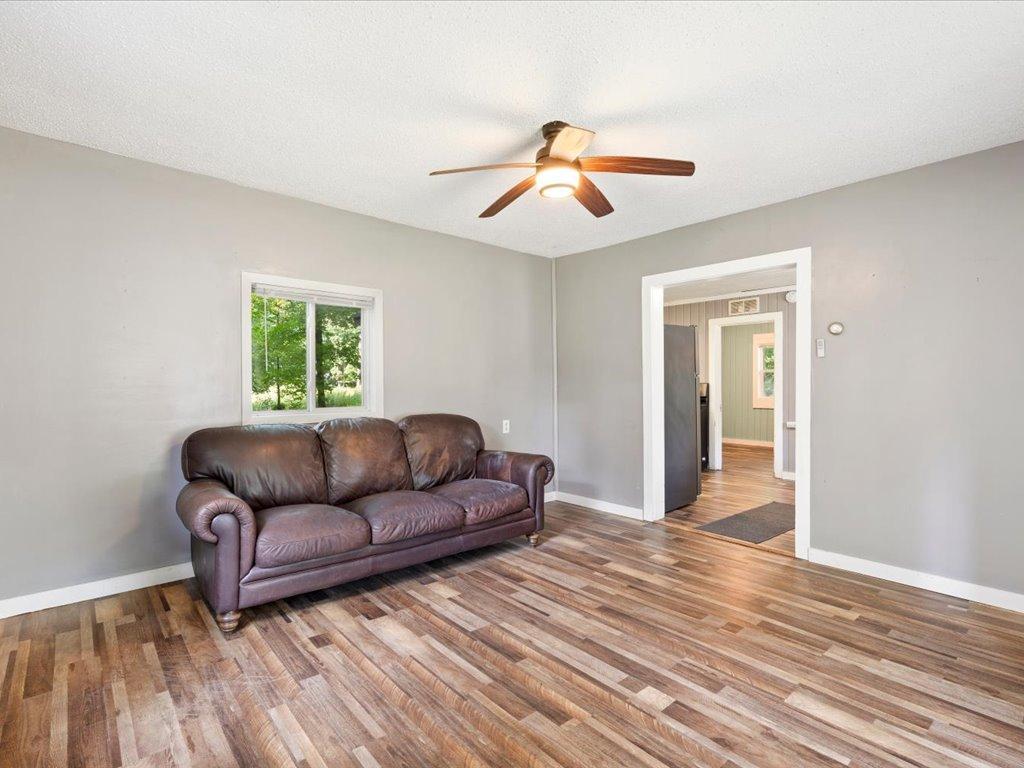 8633 Interlachen Road Property Photo 10