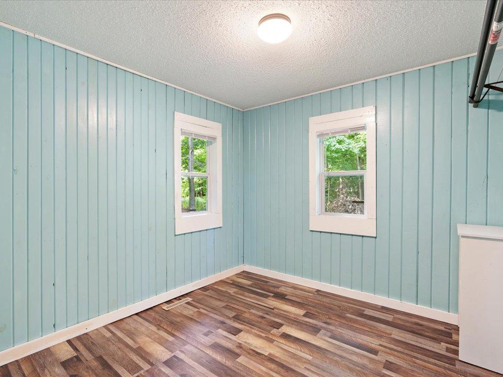 8633 Interlachen Road Property Photo 13