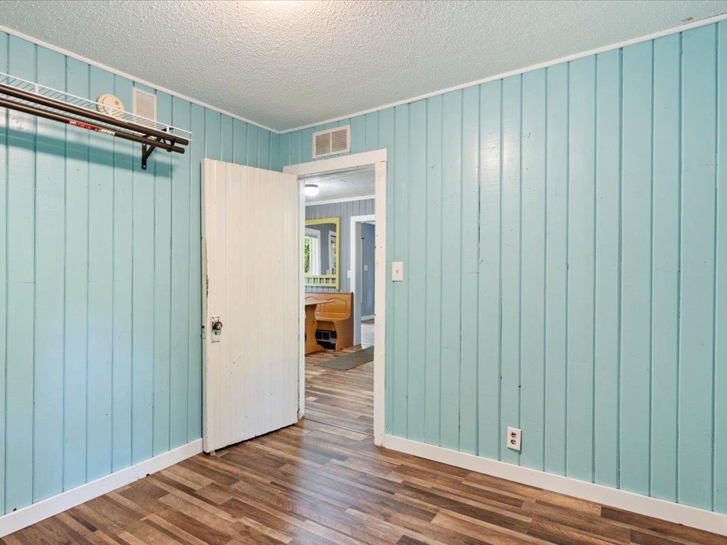 8633 Interlachen Road Property Photo 14