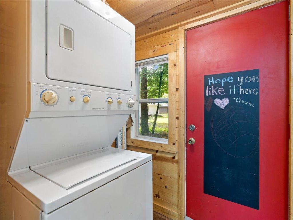 8633 Interlachen Road Property Photo 15