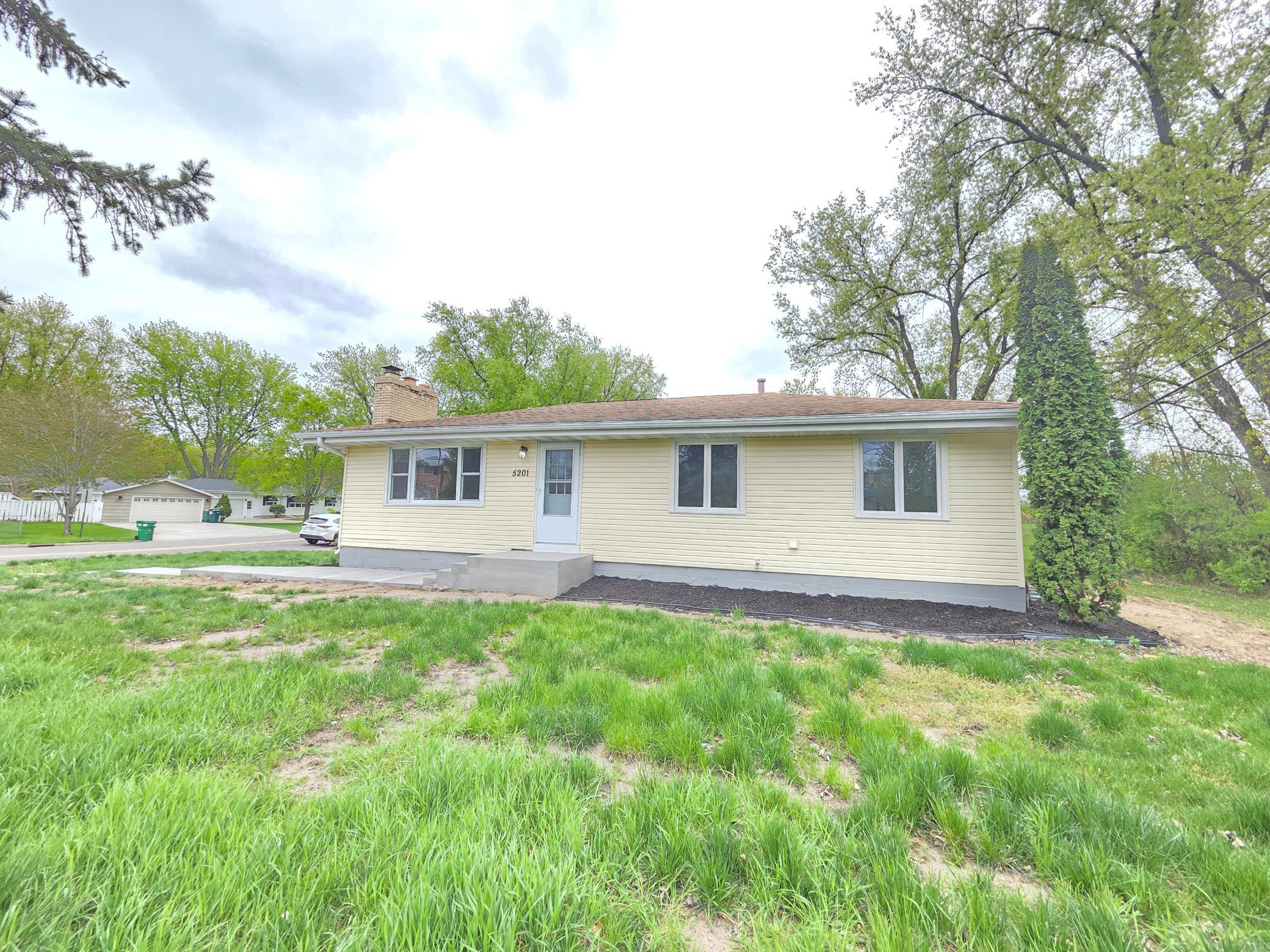 5201 W 84th Street Property Photo 1