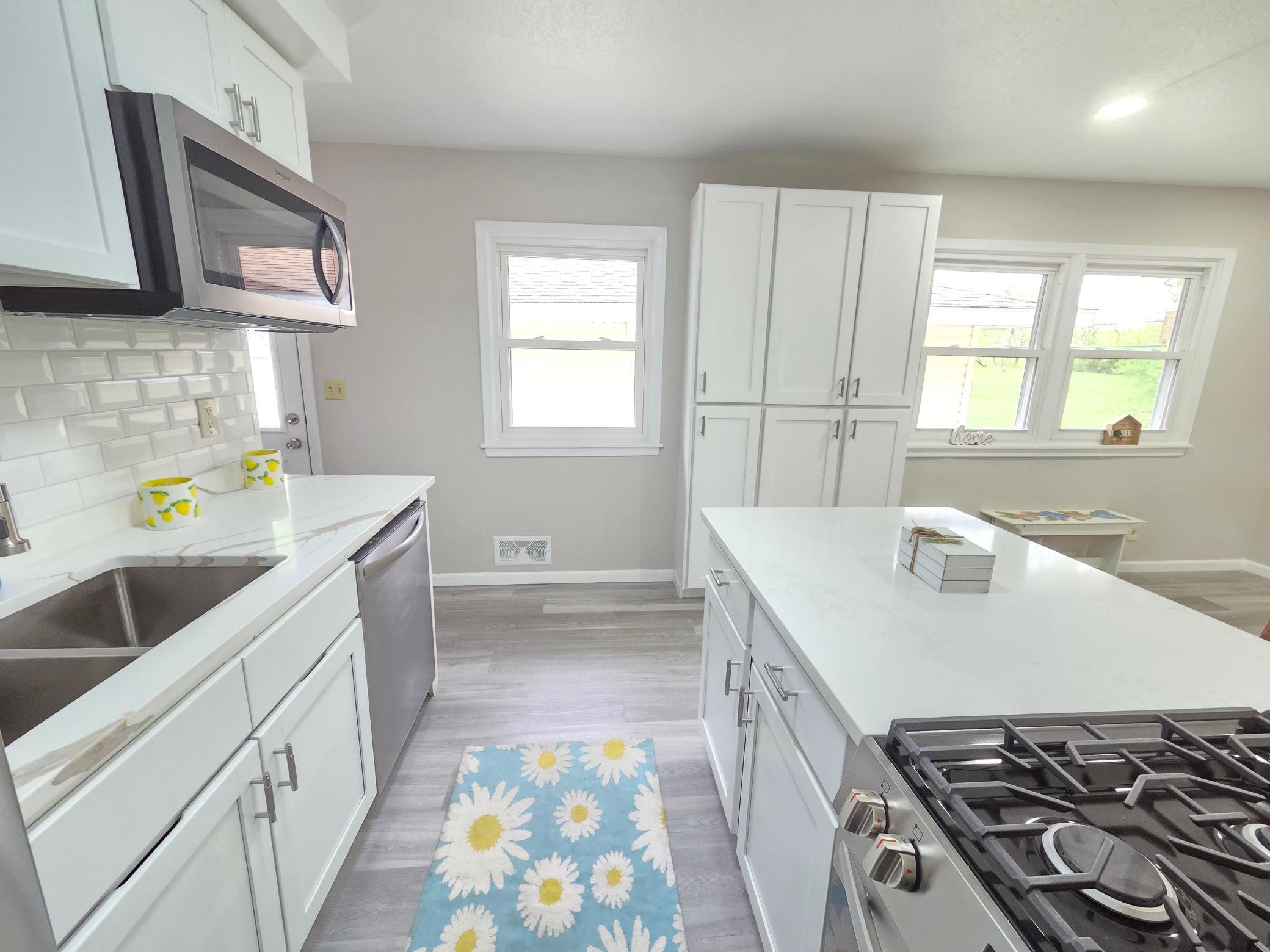 5201 W 84th Street Property Photo 10