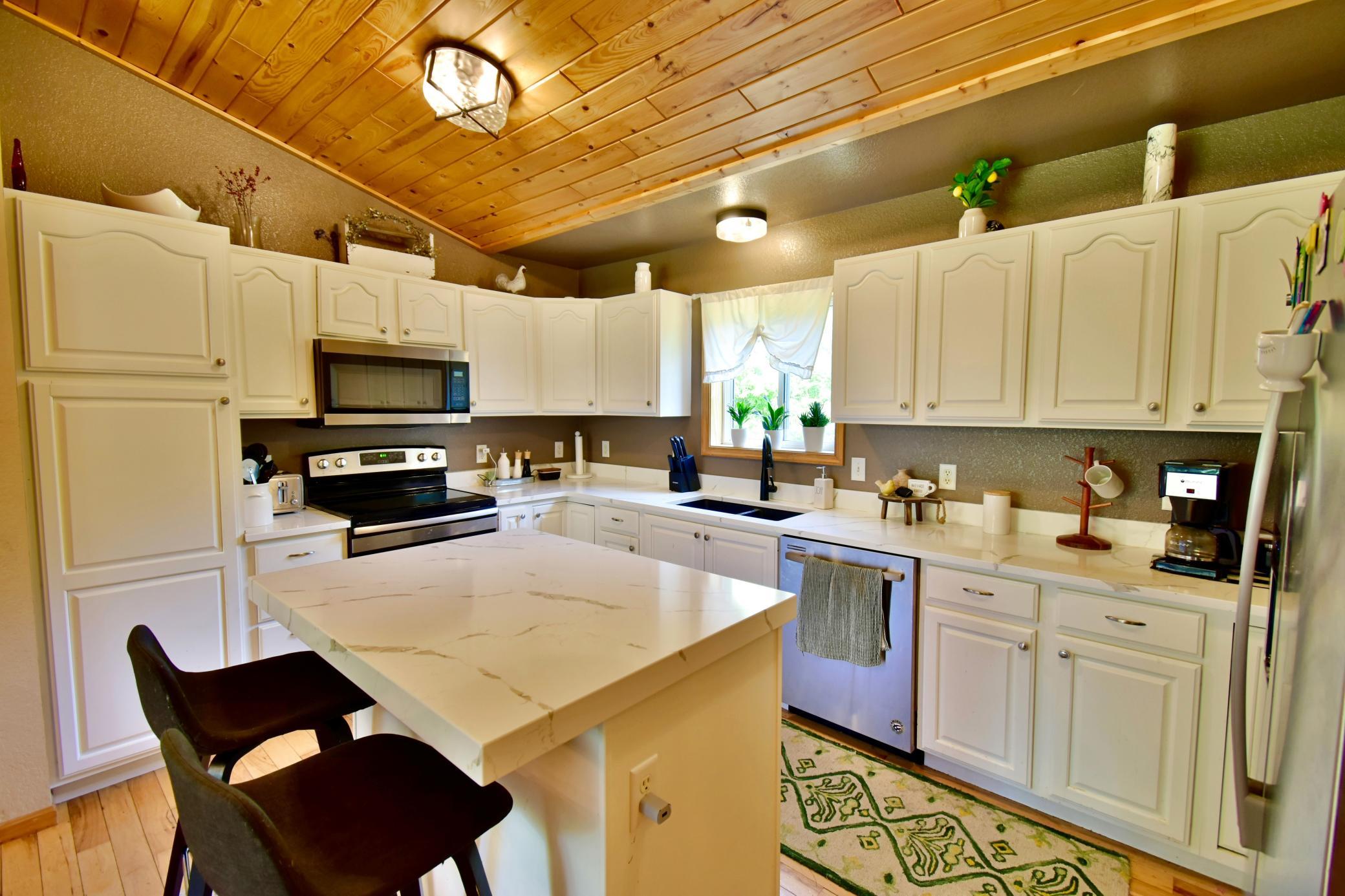 7300 Ski Chalet Drive Property Photo 6