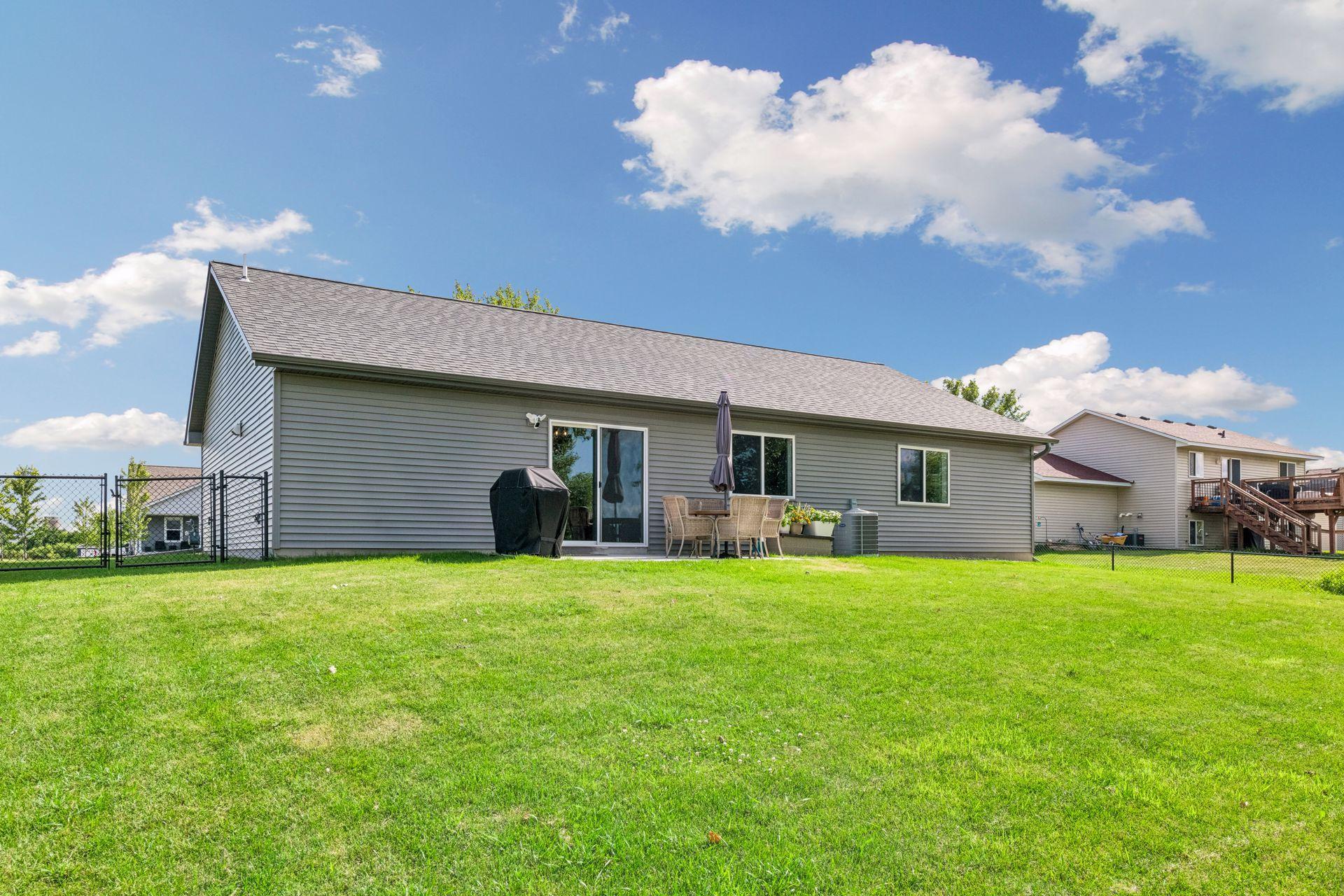 345 6th Street E Property Photo 20