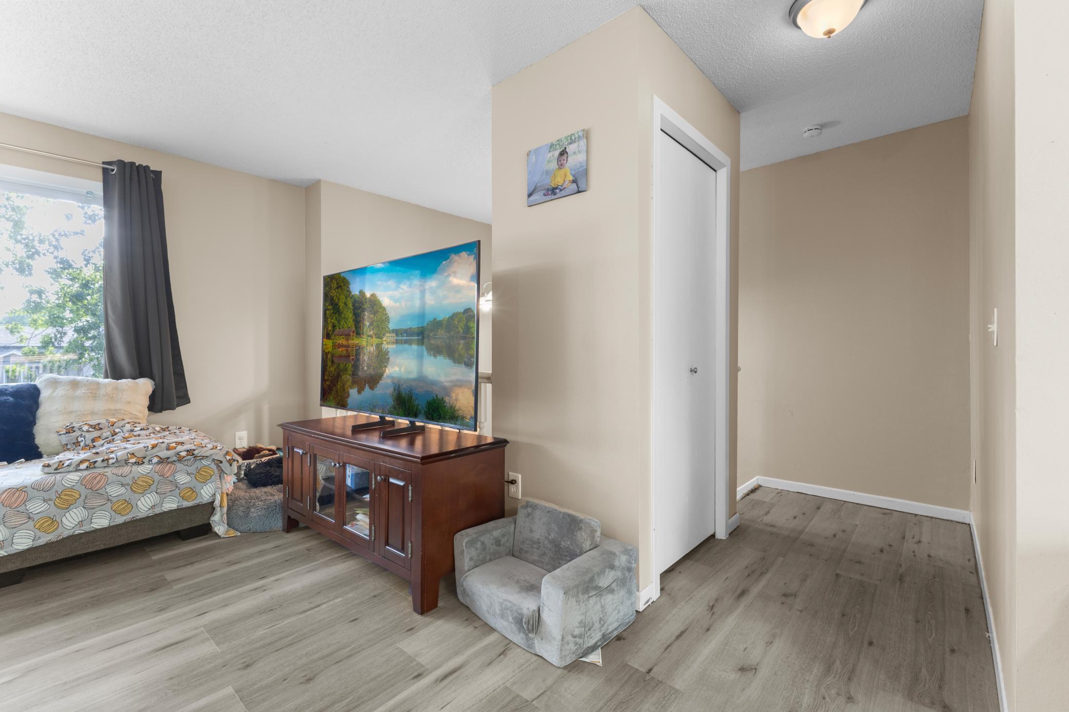 11300 Brenda Boulevard Property Photo 3