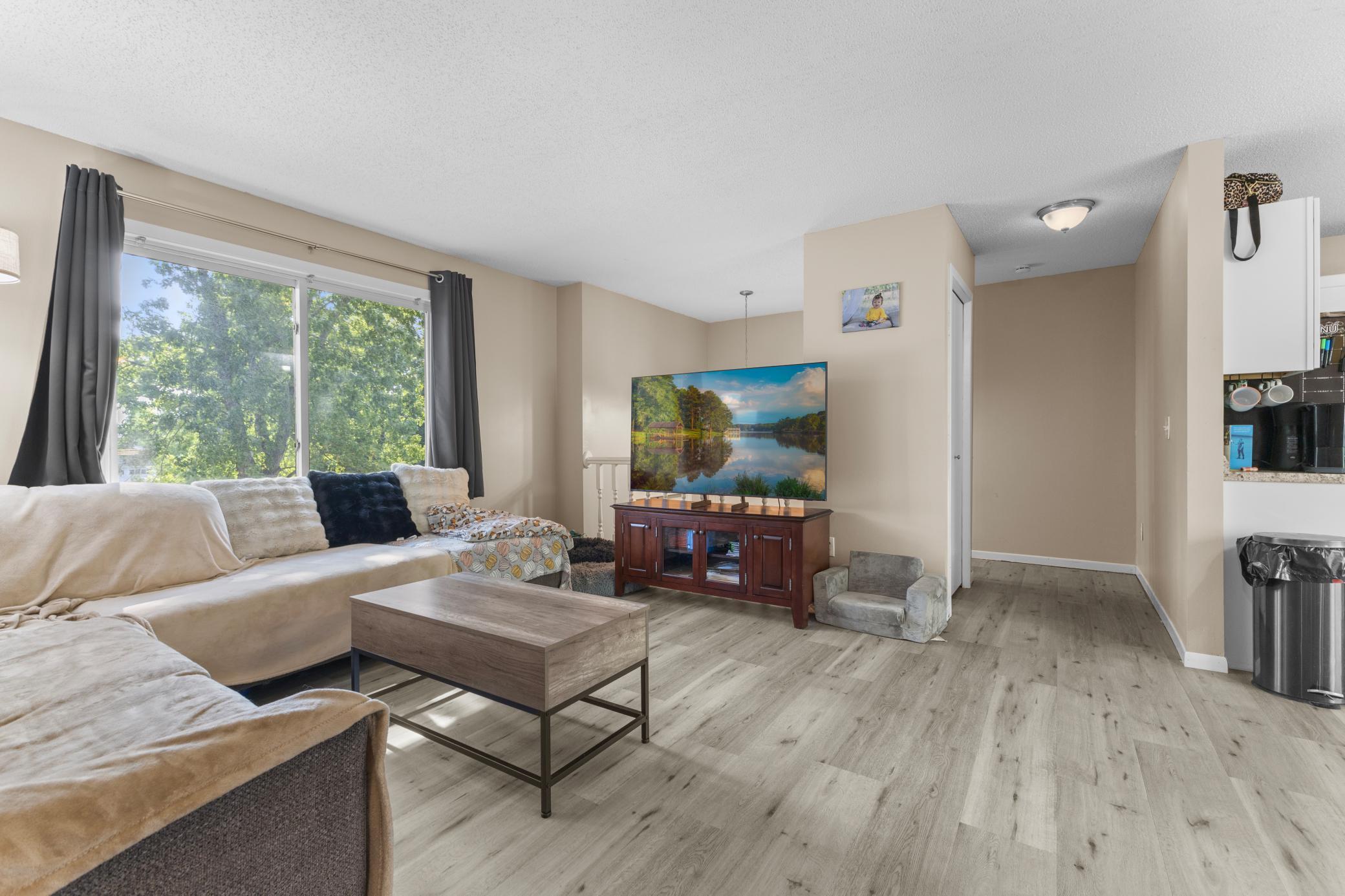 11300 Brenda Boulevard Property Photo 6